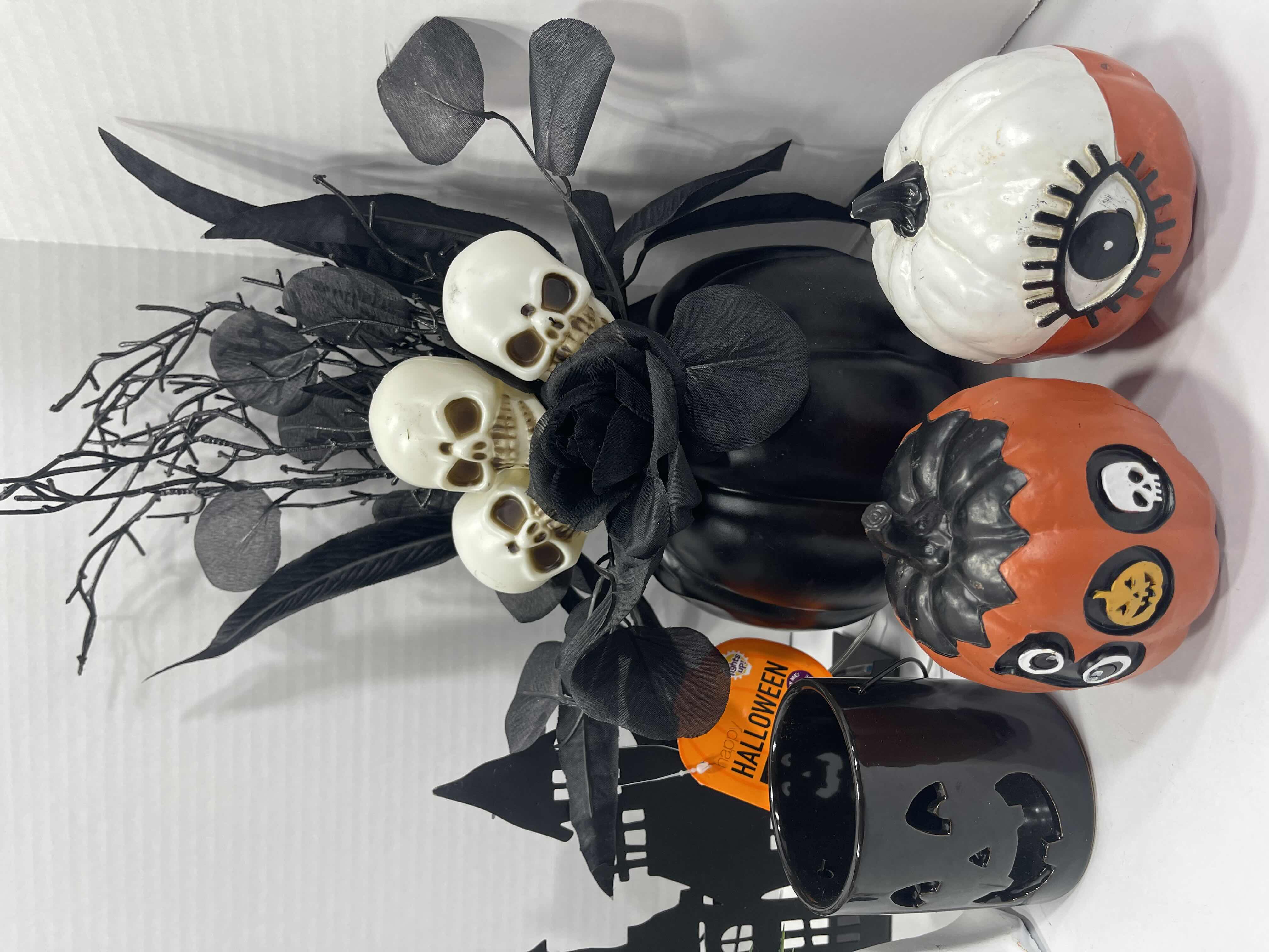 Photo 1 of HALLOWEEN HOME DECOR TABLE TOP ASSORTMENT (12 ITEMS) MSRP $90