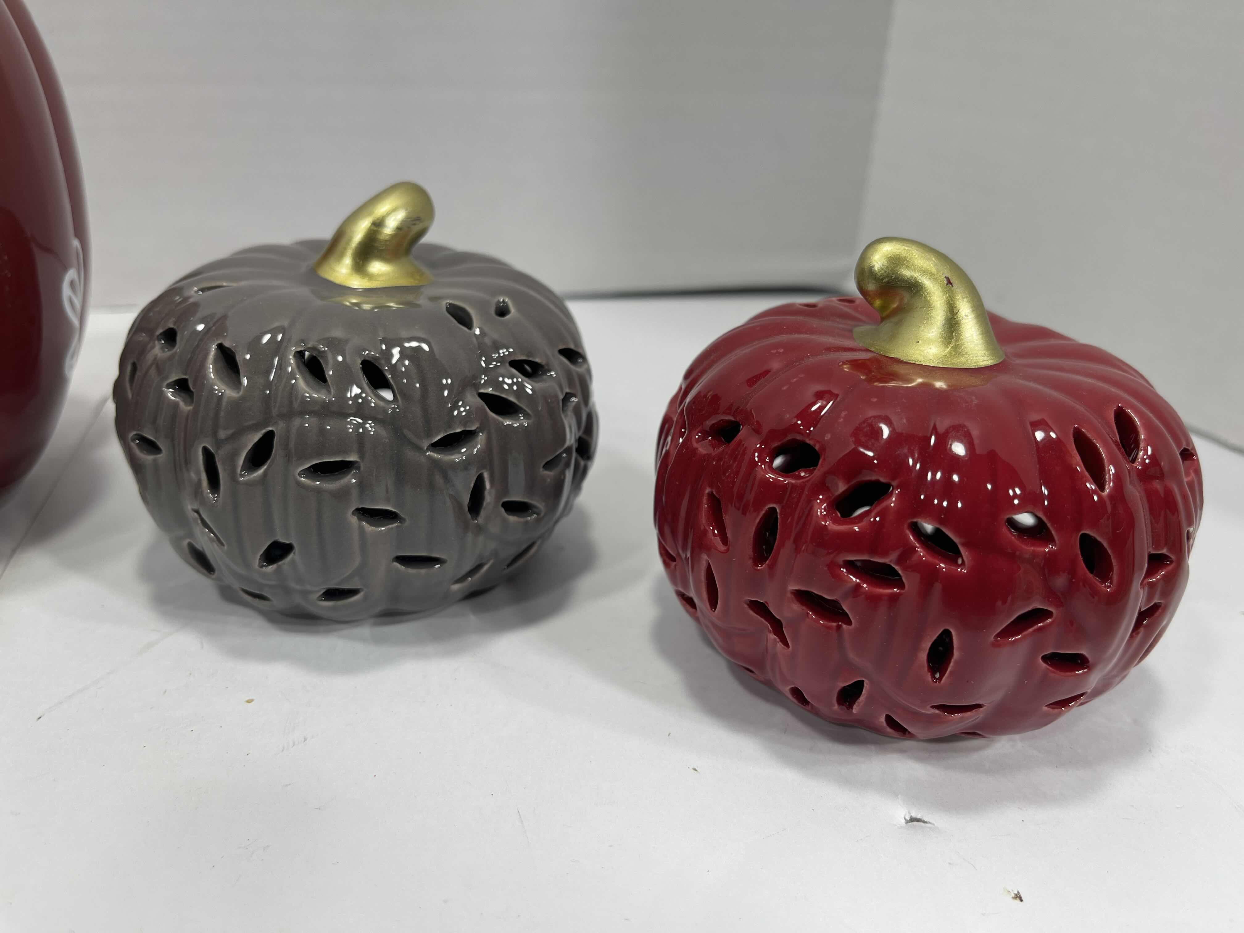 Photo 1 of AUTUMN HOME DECOR CERAMIC PUMPKINS (5) - LARGE AUTUMN LEAVES 6” & MINI PUMPKINS 3” 