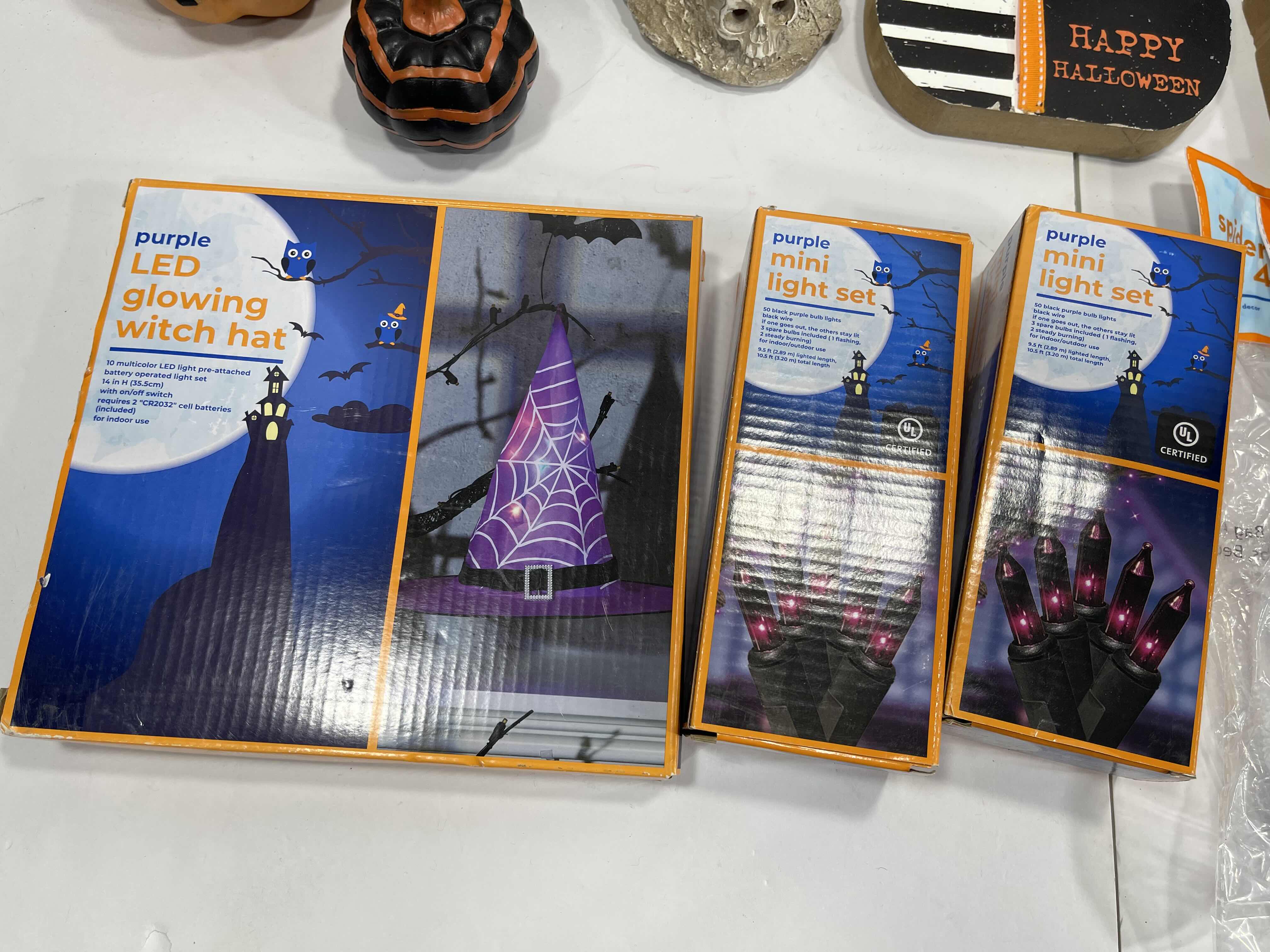Photo 1 of HOME HALLOWEEN ROOM/TABLE TOP DECORATIONS LARGE ASSORTMENT LOT (18 ITEMS) MSRP $100
