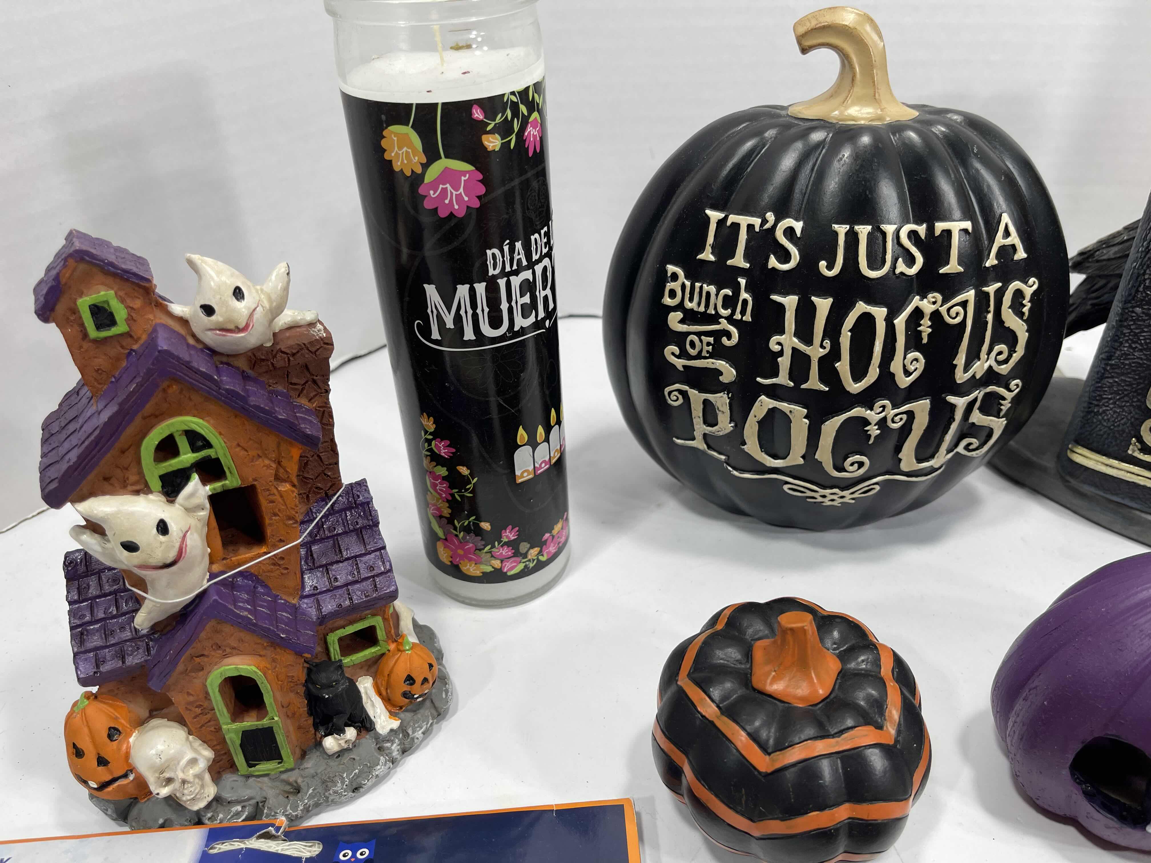 Photo 1 of HOME HALLOWEEN ROOM/TABLE TOP DECORATIONS LARGE ASSORTMENT LOT (20 ITEMS) MSRP $100