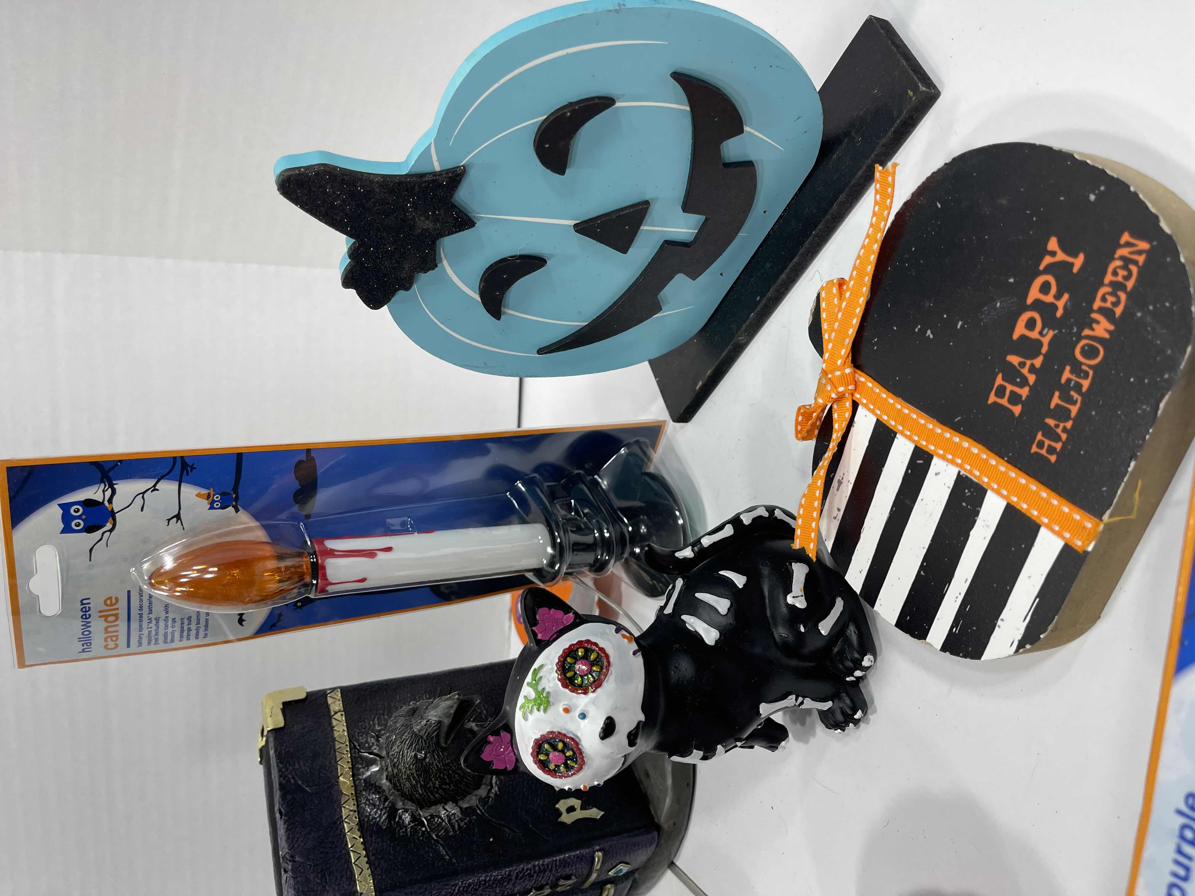 Photo 1 of HOME HALLOWEEN ROOM/TABLE TOP DECORATIONS LARGE ASSORTMENT LOT (20 ITEMS) MSRP $100