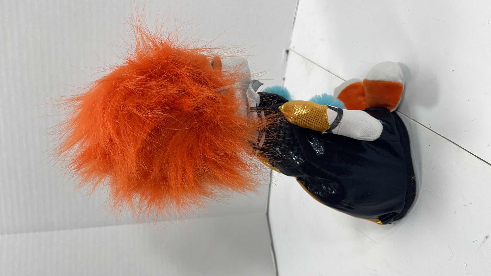 Photo 1 of ANIMATED CREEPY CLOWN H11” - LIGHT UP WITH MOVEMENT & CREEPY LAUGHING MSRP $40