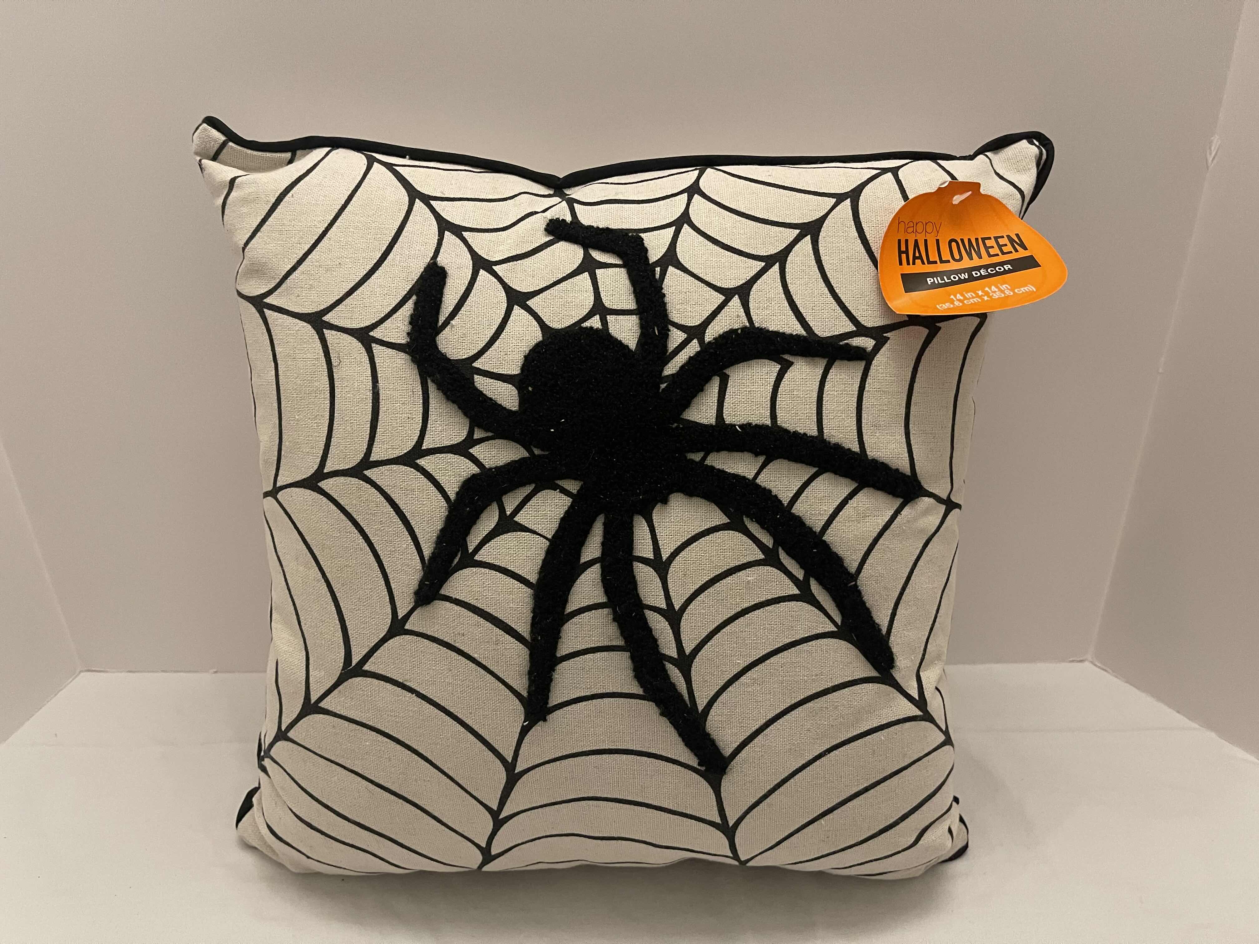 View 5 of HOLIDAY HALLOWEEN PARTY/HOME DECOR ASSORTED LARGE LOT (10 ITEMS) MSRP $60