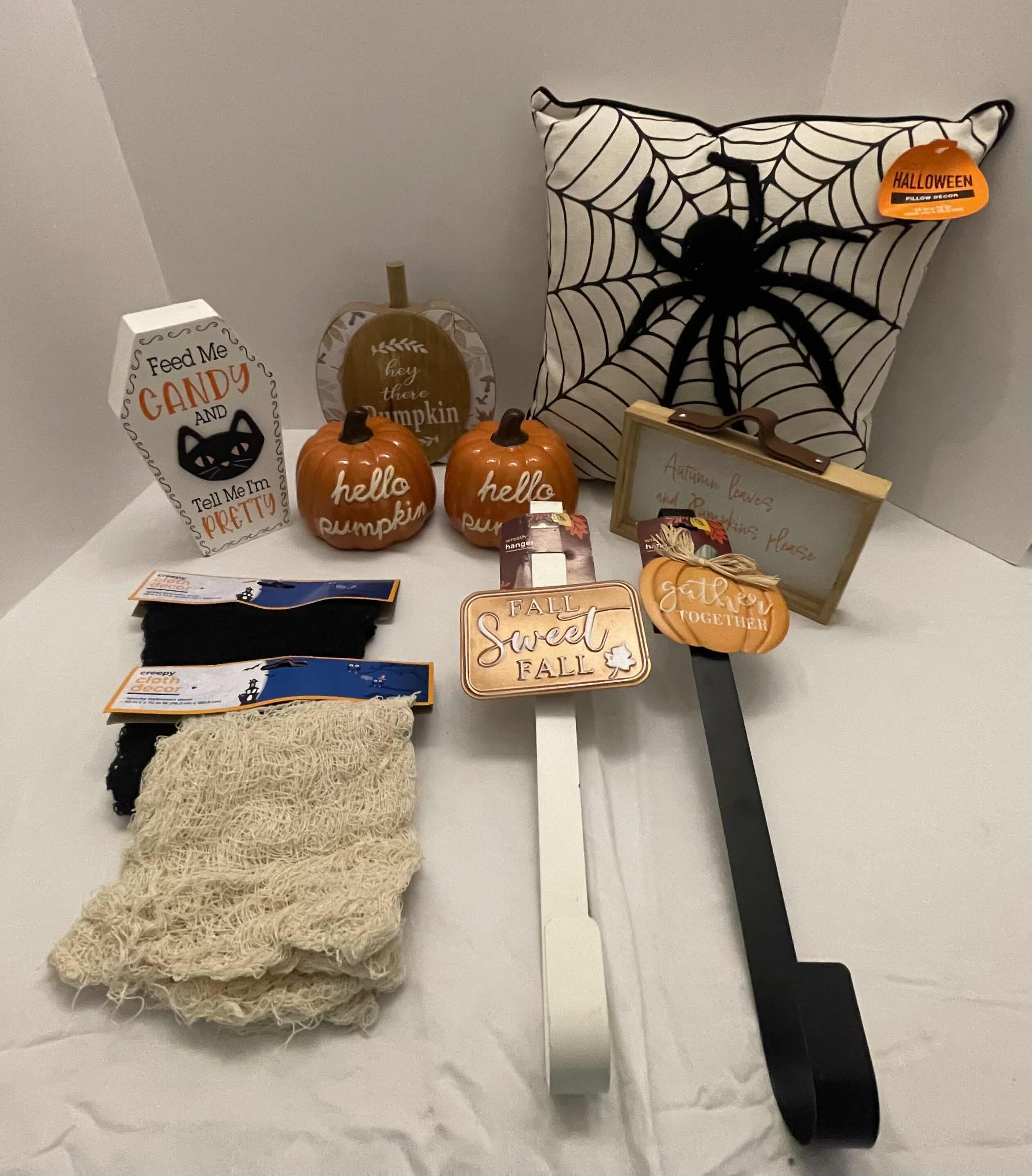 View 1 of HOLIDAY HALLOWEEN PARTY/HOME DECOR ASSORTED LARGE LOT (10 ITEMS) MSRP $60