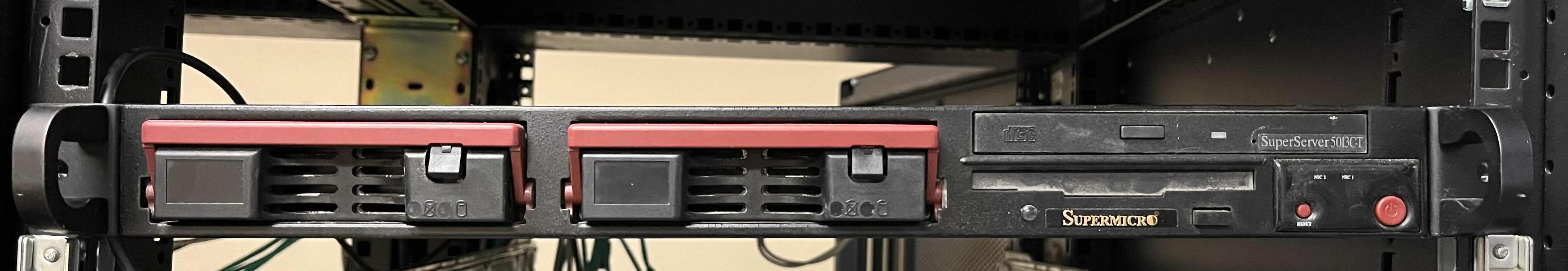 View 1 of SUPER MICRO COMPUTER SERVER MODEL SUPERSERVER 5013C-T/i W 2 HARD DRIVES
