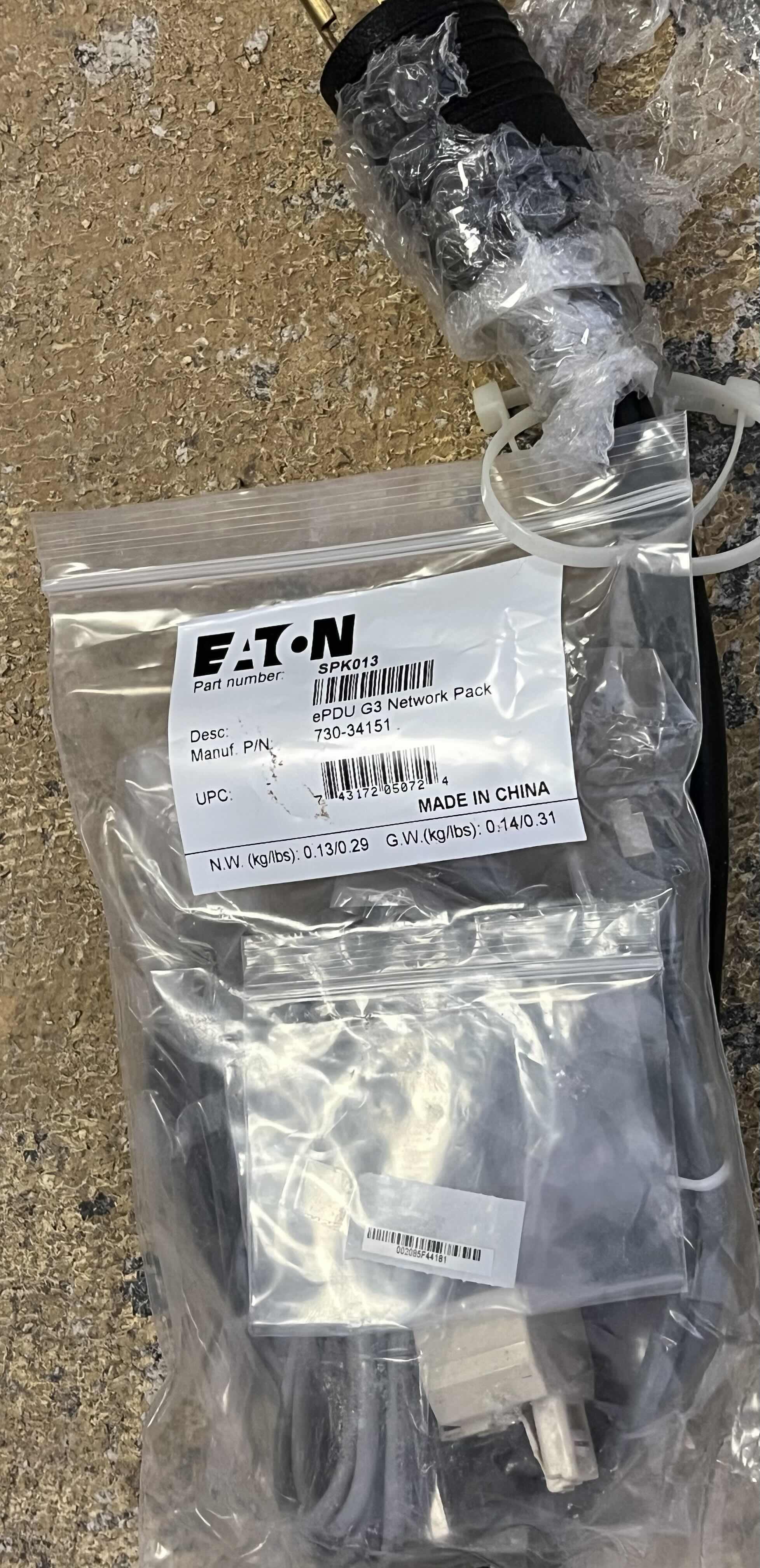 Photo 1 of EATON METERED INPUT RACK PDU L6-30 INPUT 5.76KW MAX 36 C13 & 6 C19 OUTLET GRIP 200V-240V 24A 10” CORD POWER STRIP MODEL EMI104-10