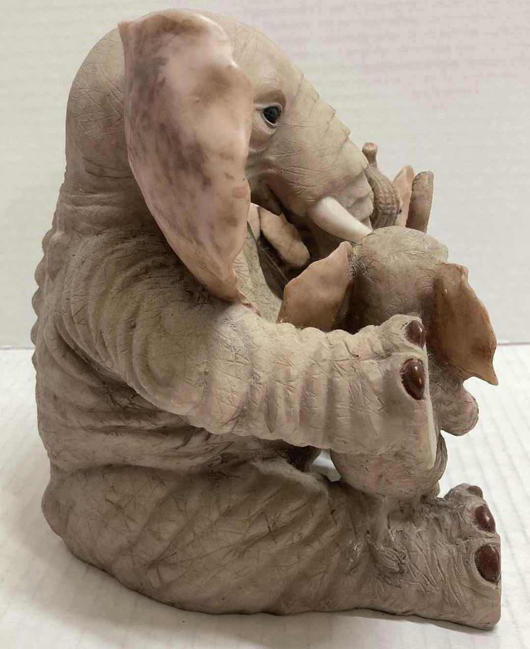 Photo 1 of MOTHER ELEPHANT W BABIES RESIN STATUE 9” X 7” H8”