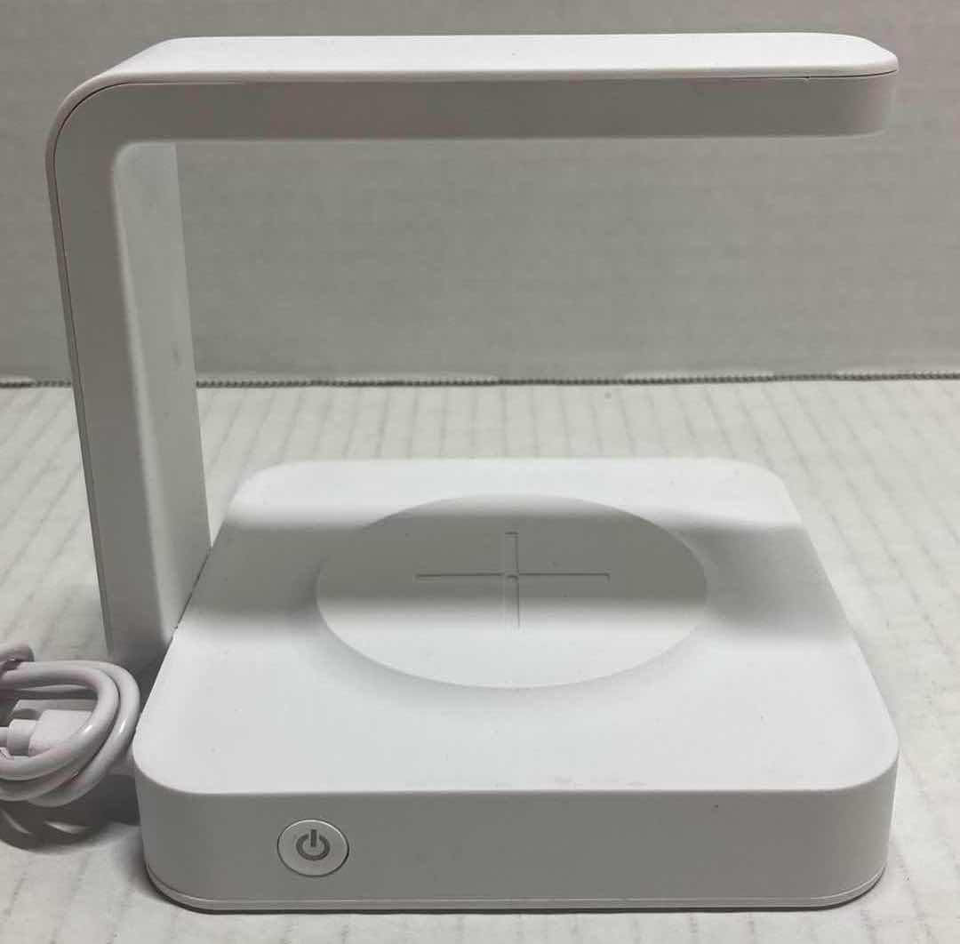 Photo 1 of ITEK UV STERILIZING WIRELESS IPHONE CHARGER MODEL UV-6/1782