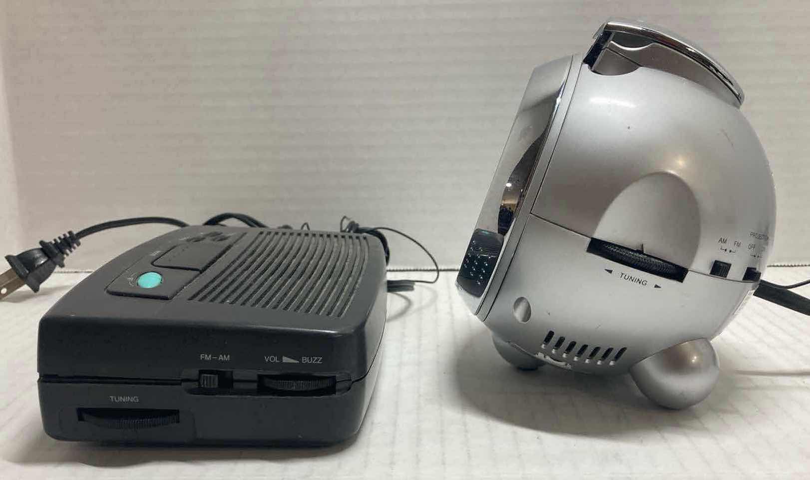 Photo 1 of WHITE WESTINGHOUSE ALARM CLOCK MODEL WCR-25313 & JENSEN 120 PROJECTION CLOCK RADIO MODEL JCR-222