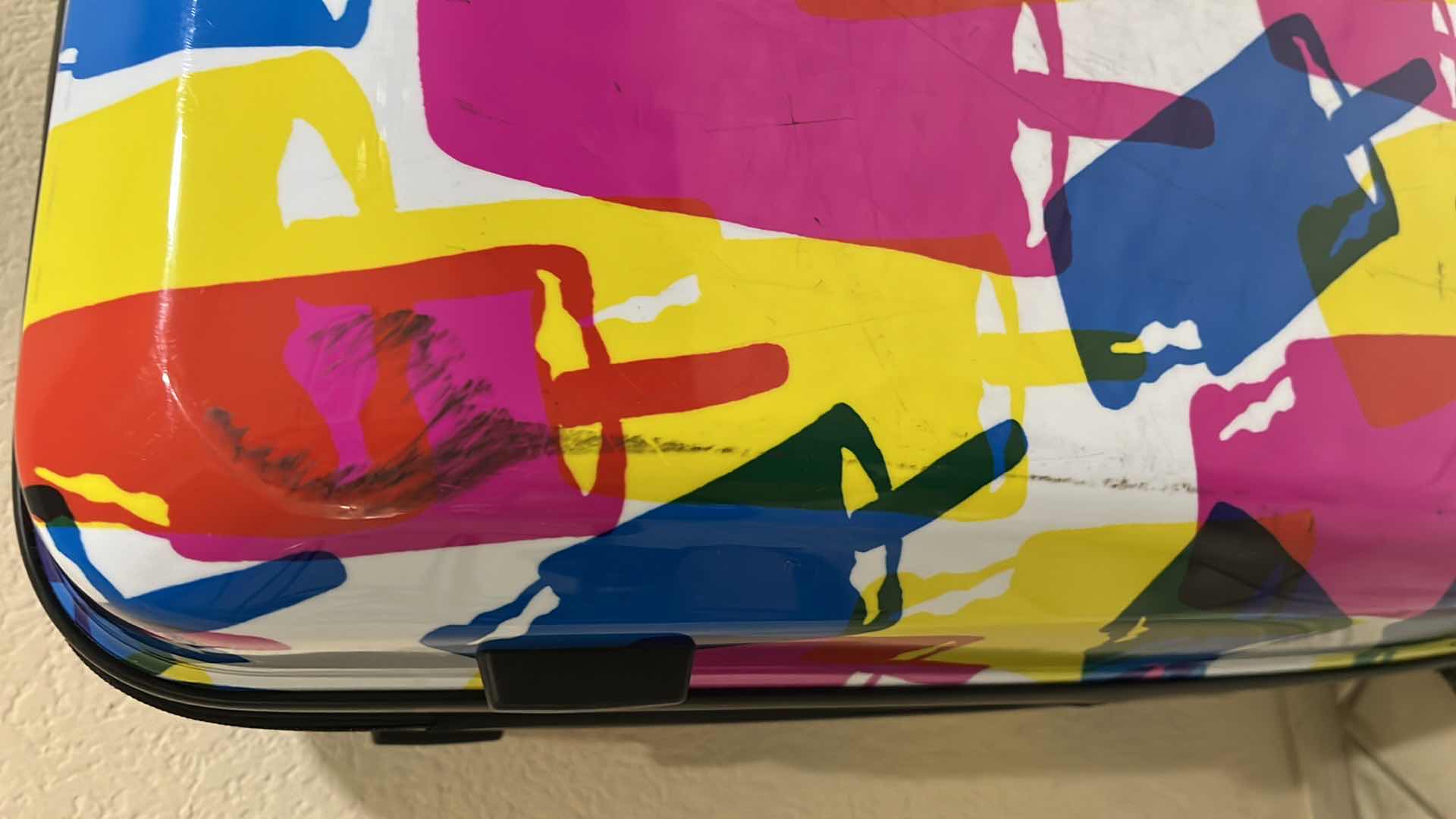 Photo 7 of AMERICAN TOURISTER MULTI-COLORED ICE CREAM BAR DESIGN ROLLING HARDCASE LUGGAGE CHECK BAG