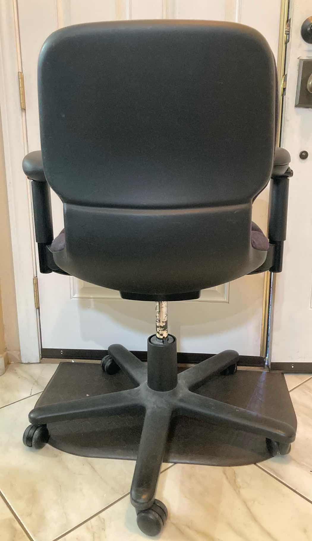 Photo 1 of STEELCASE PURPLE SENSOR TASK SWIVEL CHAIR 24” X 20” H
37.5”