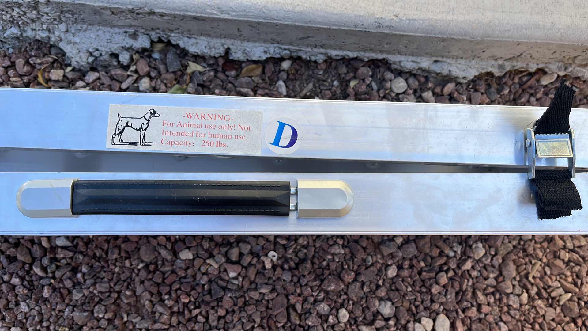 Photo 1 of PET DOG FOLDING METEL RAMP 250LB CAP