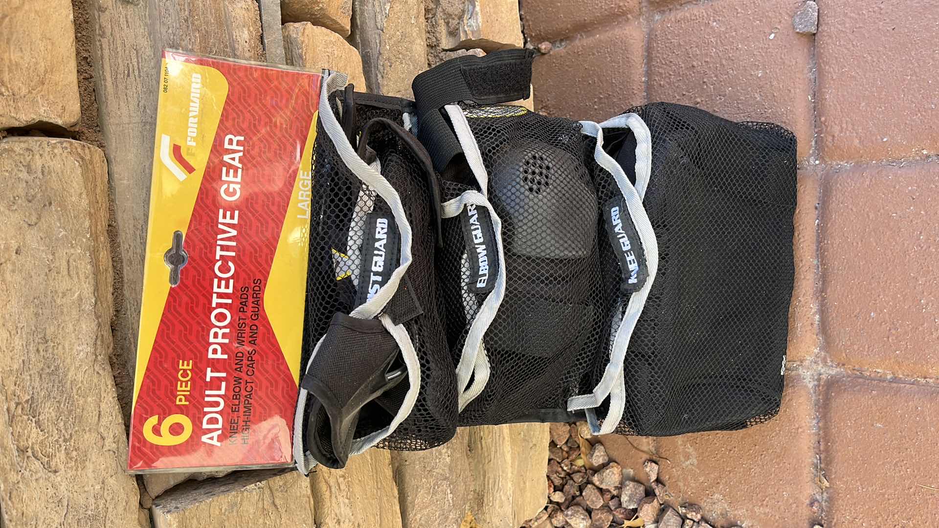 Photo 1 of SCHWINN BICYCLE HELMET ADULT SIZE S/M W FORWARD 6PC ADULT BICYCLE PROTECTIVE GEAR- WRIST, ELBOW & KNEE PROTECTION