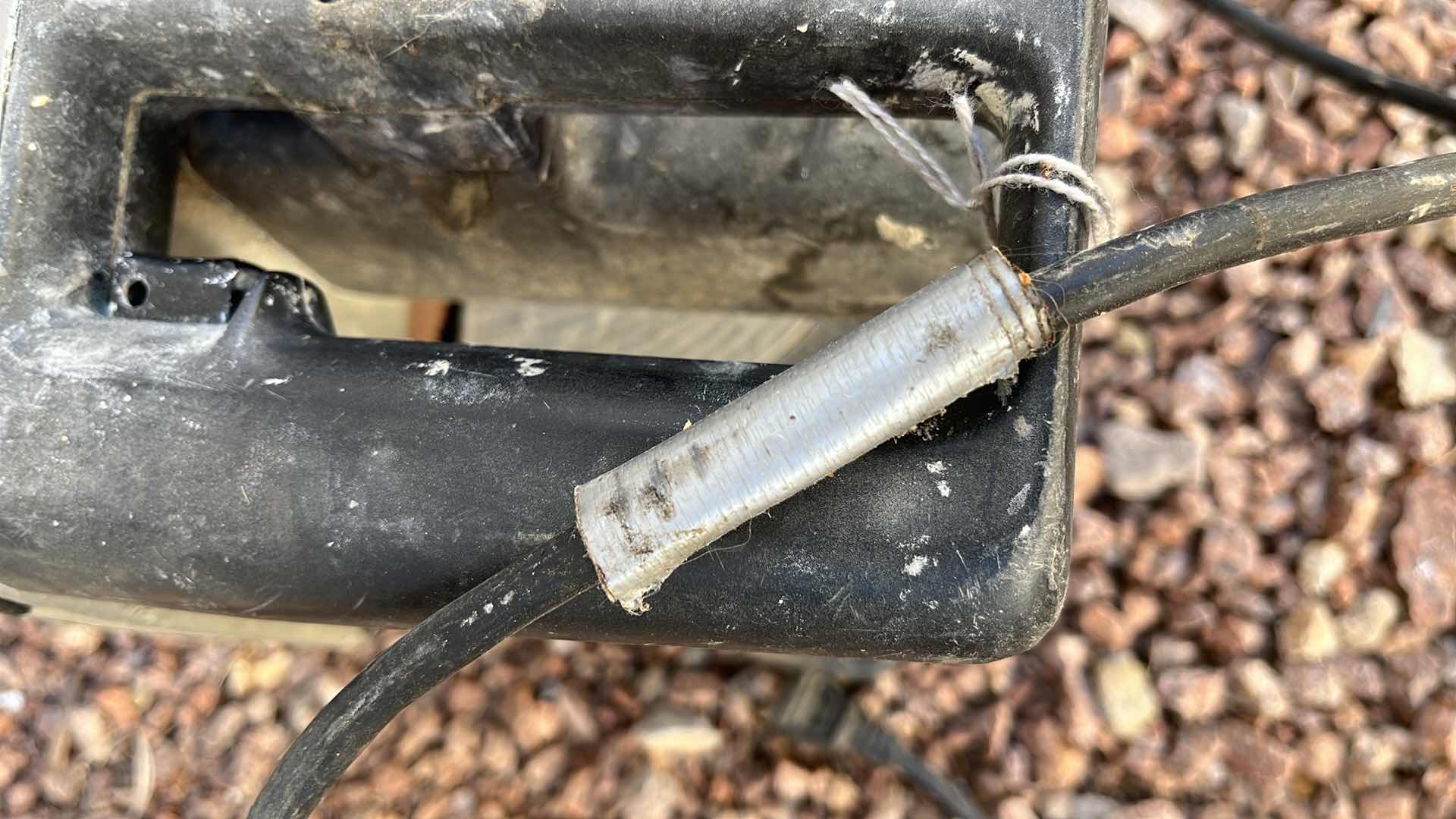 Photo 1 of BLACK & DECKER 8.25” COMPOUND MITER SAW