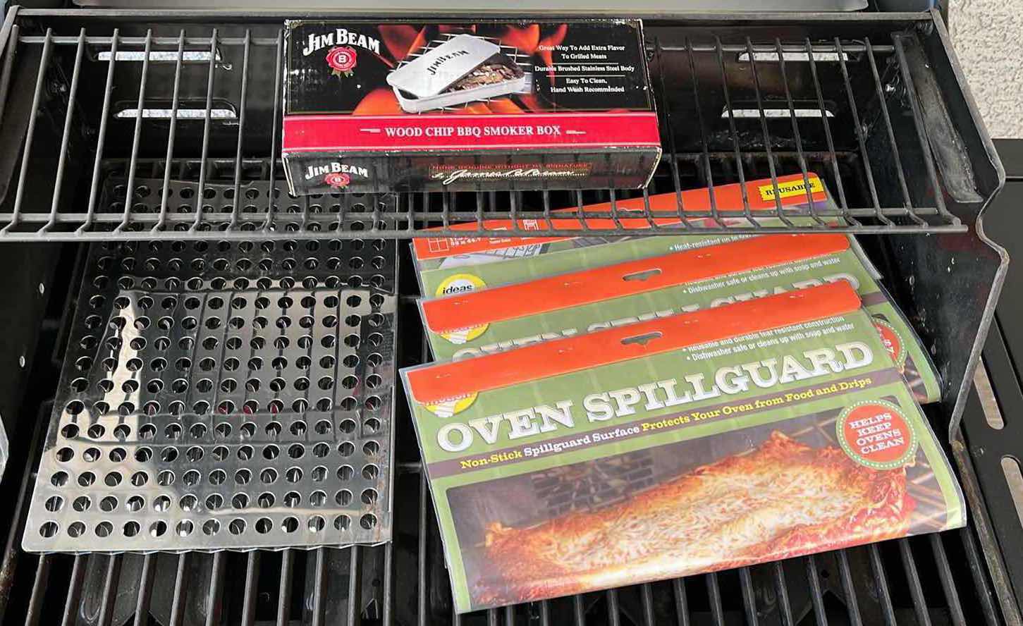 Photo 1 of KENMORE STAINLESS STEEL & BLACK 4 BURNER PROPANE GAS GRILL BBQ MODEL 146.16222010 W BBQ ACCESSORIES