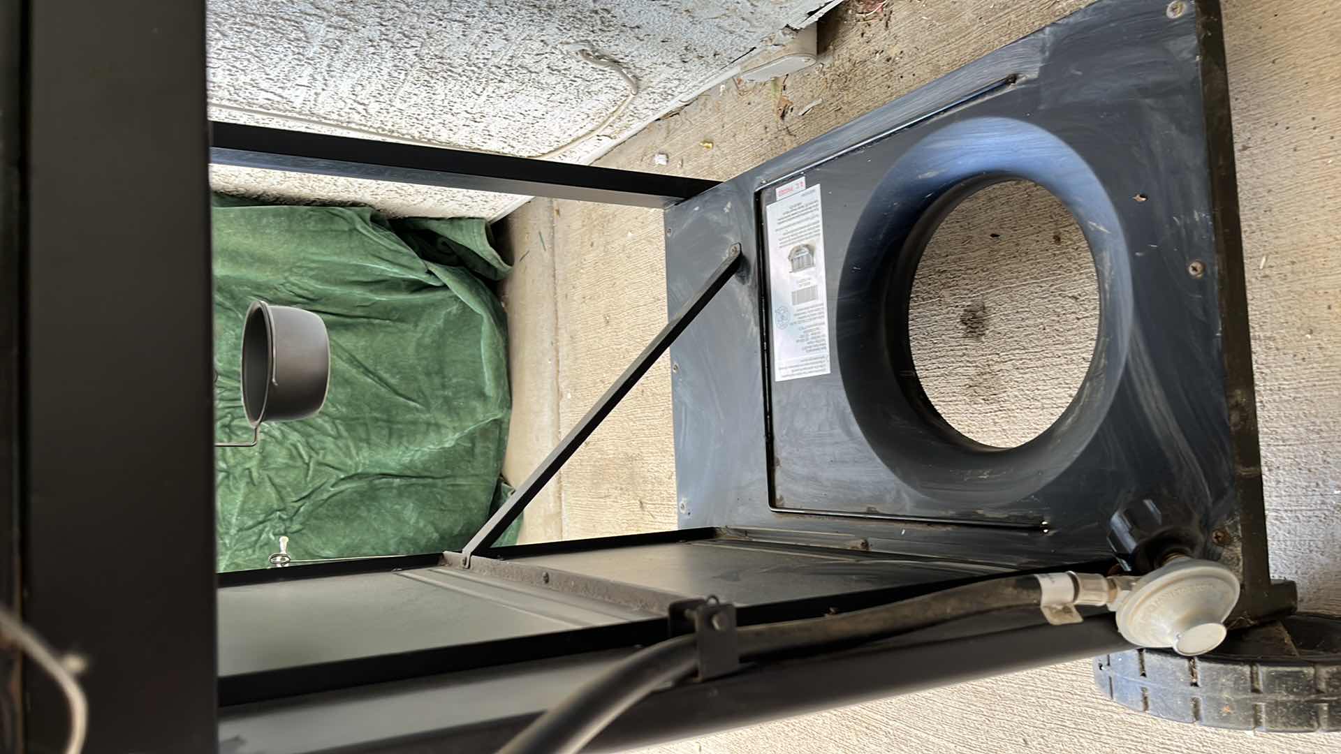 Photo 1 of KENMORE STAINLESS STEEL & BLACK 4 BURNER PROPANE GAS GRILL BBQ MODEL 146.16222010 W BBQ ACCESSORIES