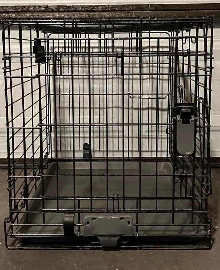 Photo 1 of GALVANIZED STEEL PET DOG KENNEL 17” X 24” H19.5”