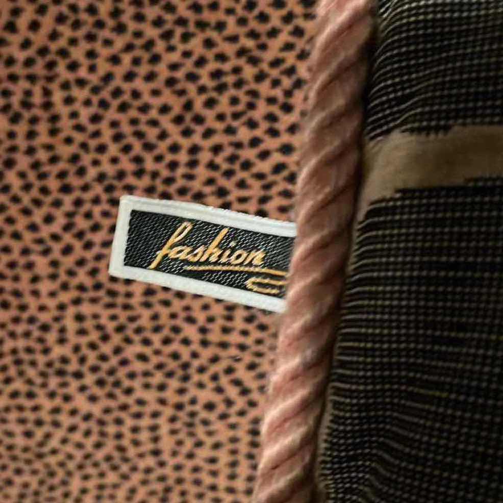 Photo 1 of CHEETAH PRINT UPHOLSTERED ACCENT CHAIR 37” X 38” H36.5”