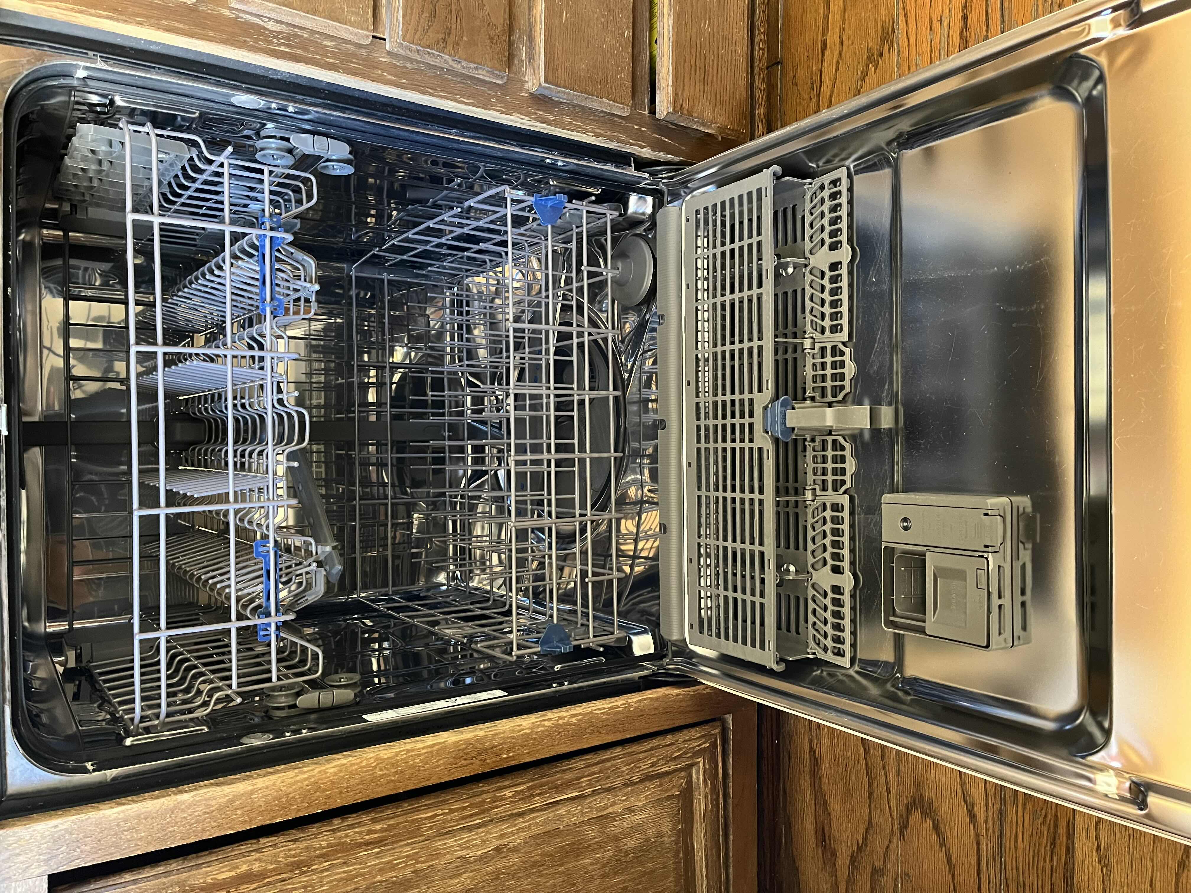 View 3 of WHIRLPOOL WHITE FINISH DISHWASHER MODEL WDTA50SAHWO TYPE 582-1 (READ NOTES)