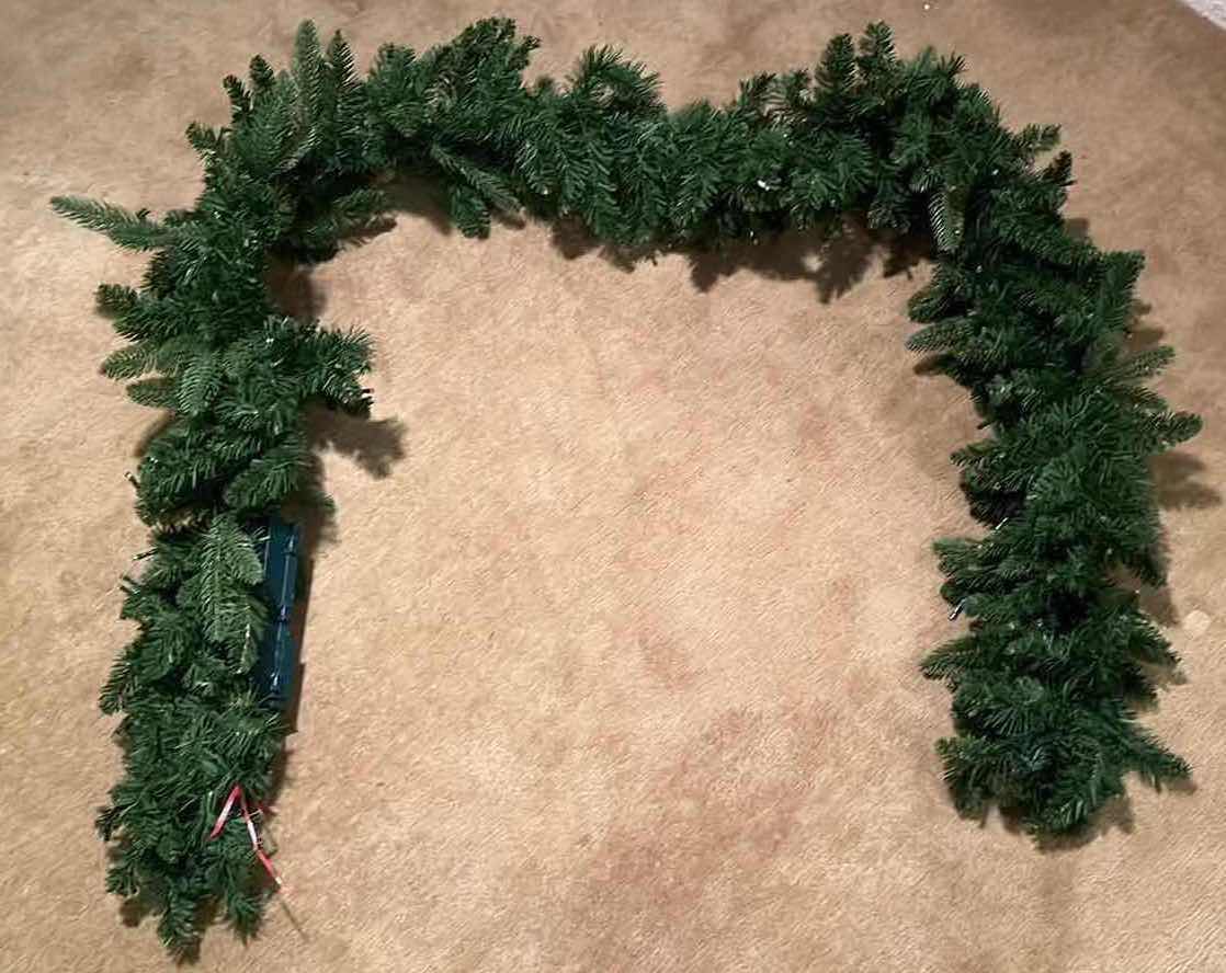 Photo 1 of BETHLEHEM LIGHTS MULTI-FUNCTION LED LIGHT GARLAND 7” X 96”