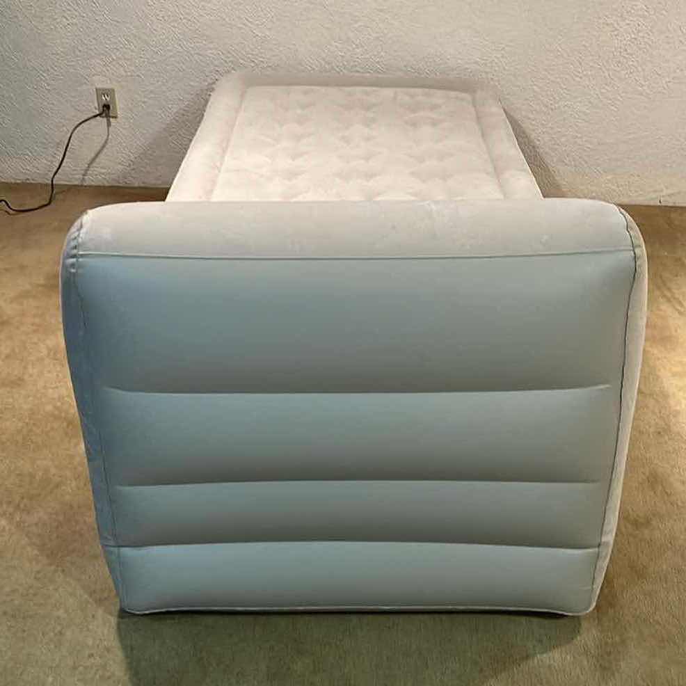 Photo 1 of INTEX DURA-BEAM QUICK FILL PLUS INTERNAL PUMP TWIN SIZE AIR BED W HEADBOARD