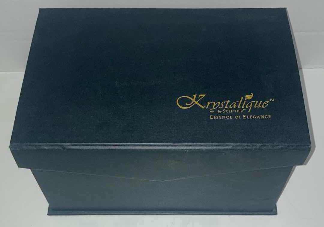 Photo 1 of KRYSTALIQUE BY SCENTIER “ESSENCE OF ELEGANCE” CRYSTAL OIL DIFFUSER LAMP H8”