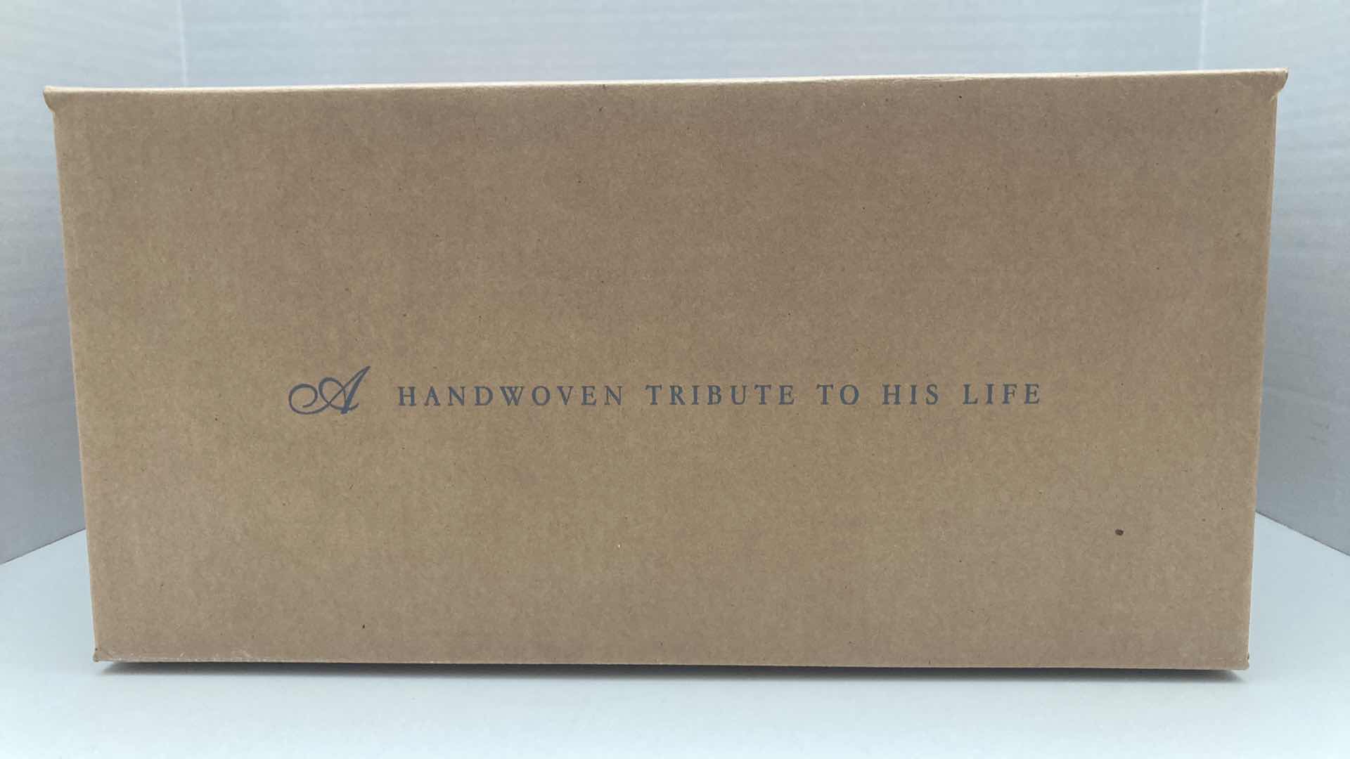 Photo 1 of LONGABERGER 2000 FOUNDERS MARKET MAPLE WOOD BASKET W LID AND BASKET PROTECTOR 14.75” X 10” H8”