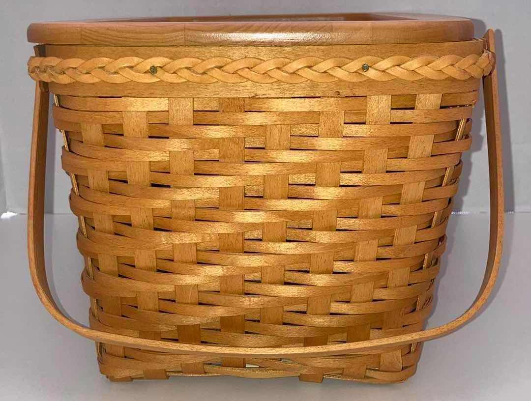 Photo 1 of LONGABERGER 2000 FOUNDERS MARKET MAPLE WOOD BASKET W LID AND BASKET PROTECTOR 14.75” X 10” H8”