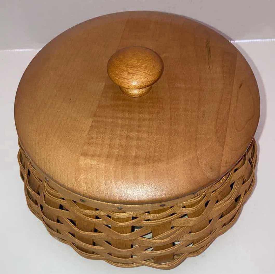 Photo 1 of LONGABERGER 2004 OATMEAL HOSTESS HALLOWEEN MAPLE WOOD BASKET W LID & BASKET PROTECTOR 6” X 6” H5”