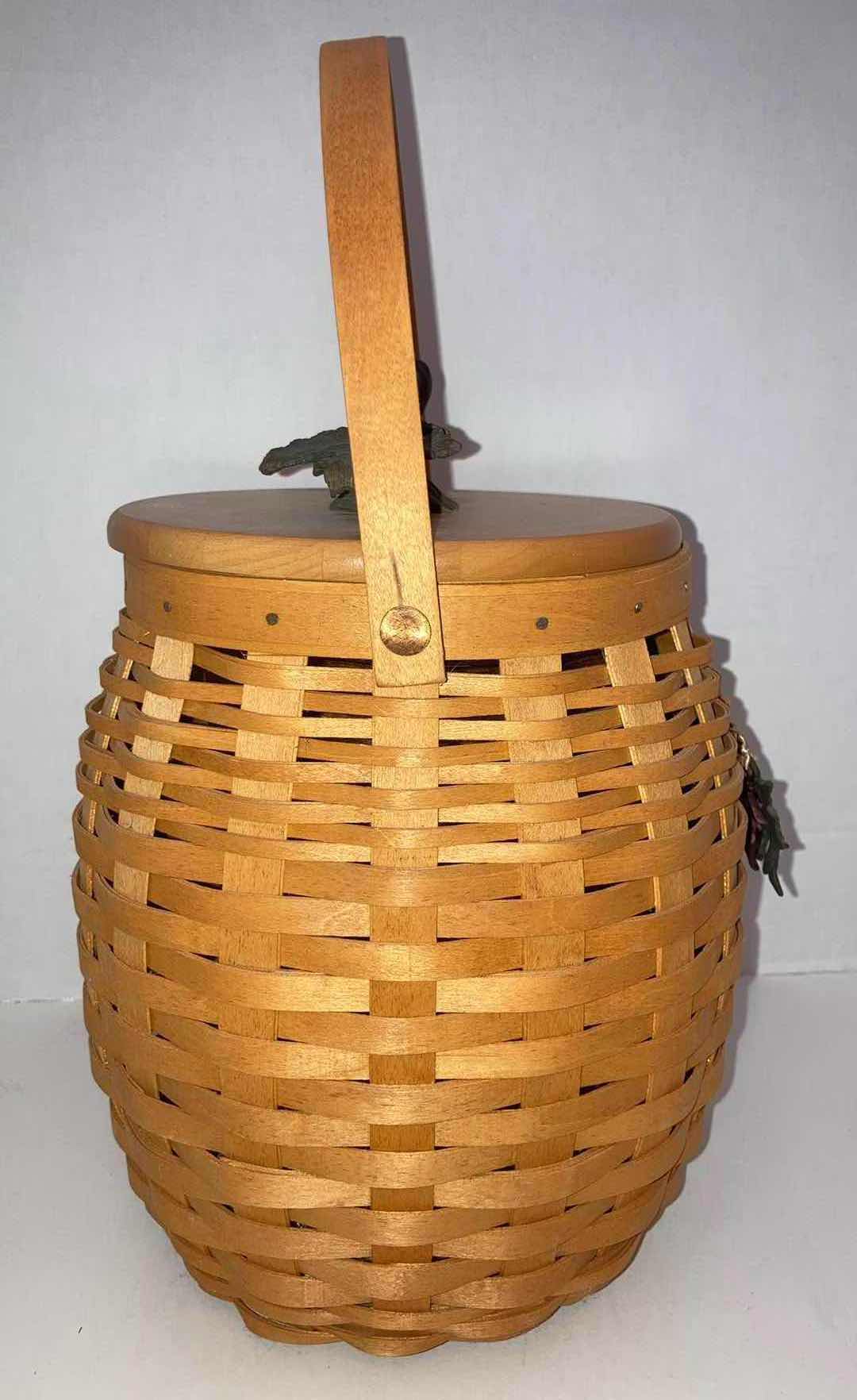 Photo 1 of LONGABERGER 2000 OCTOBER FIELDS MAPLE WOOD BASKET W LID & BASKET PROTECTOR 7” X 7” H11.5”