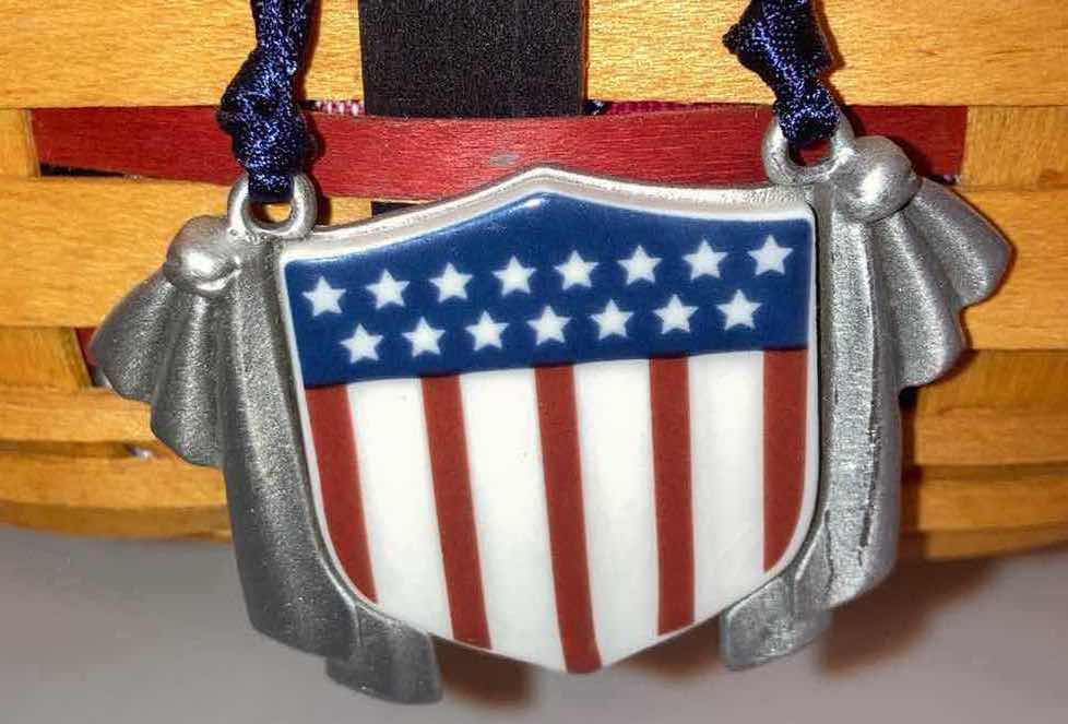 Photo 1 of LONGABERGER 2002 ALL ANERICAN CASSEROLE PIE MAPLE WOOD BASKET W RED PLAID FABRIC LINER & BASKET PROTECTOR 10.5” X 10.5” H3.5”