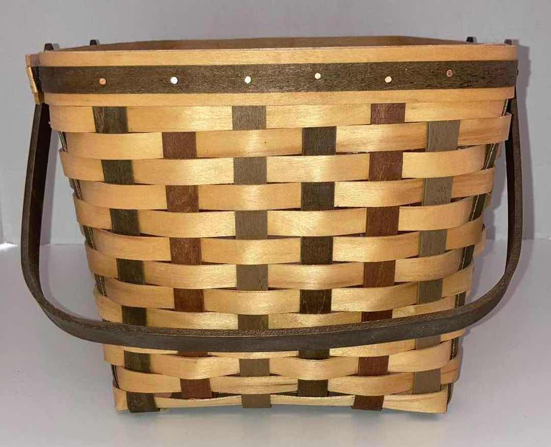 Photo 1 of LONGABERGER 2006 AMERICAN CRAFT TRADITIONS MEDIUM MARKET MAPLE WOOD BASKET W BASKET PROTECTOR 14.5” X 10.25” H7.5”