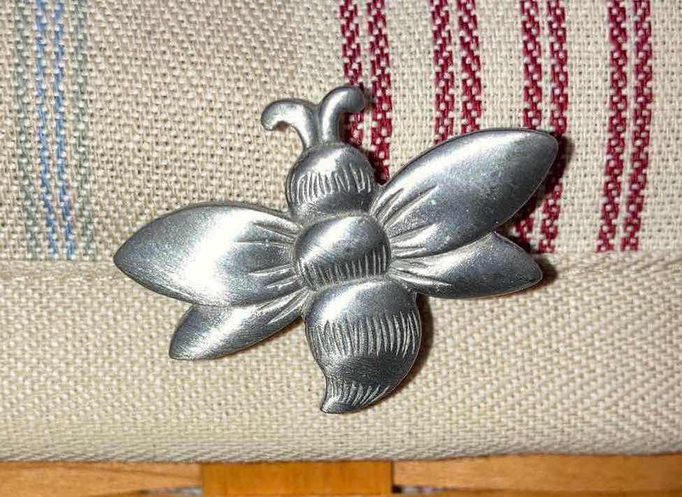 Photo 1 of LONGABERGER 2002 BACK PORCH MAPLE WOOD BASKET W BEIGE STRIPED FABRIC LINER & BASKET PROTECTOR 13.5” X 9.5” H3.5”