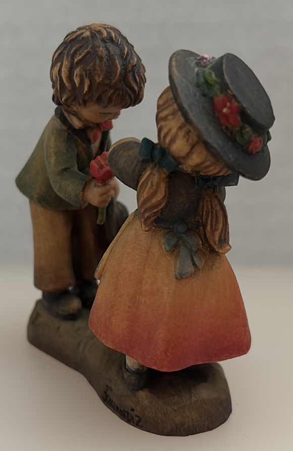 Photo 5 of ANRI MADE IN ITALY FERRANDIZ “COURTING” HANDCARVED WOOD FIGURINE 1.5” X 3” H3.25”