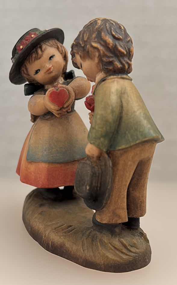 Photo 1 of ANRI MADE IN ITALY FERRANDIZ “COURTING” HANDCARVED WOOD FIGURINE 1.5” X 3” H3.25”