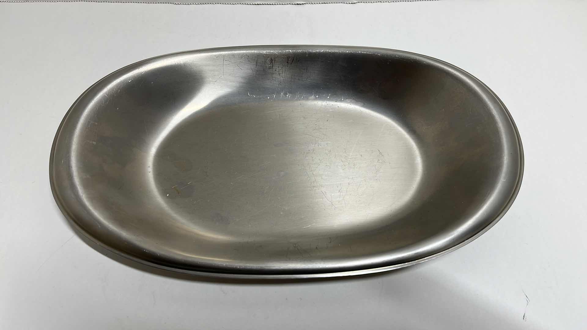 Photo 1 of INTERNATIONAL STAINLESS STEEL BREAD SERVING TRAY 8519 7” X 11.25” H1”