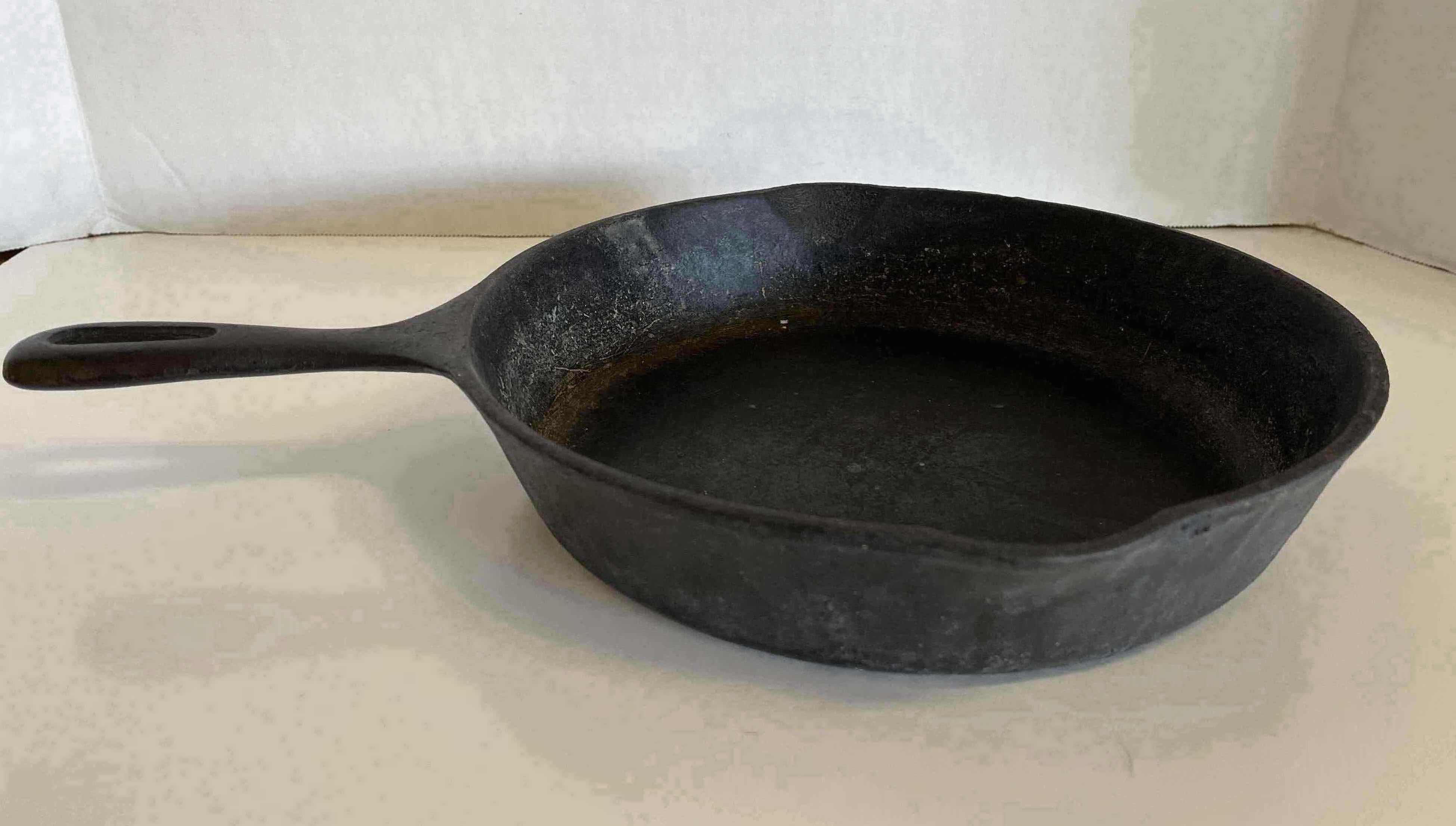 Photo 1 of CAST IRON SKILLET 10.5”