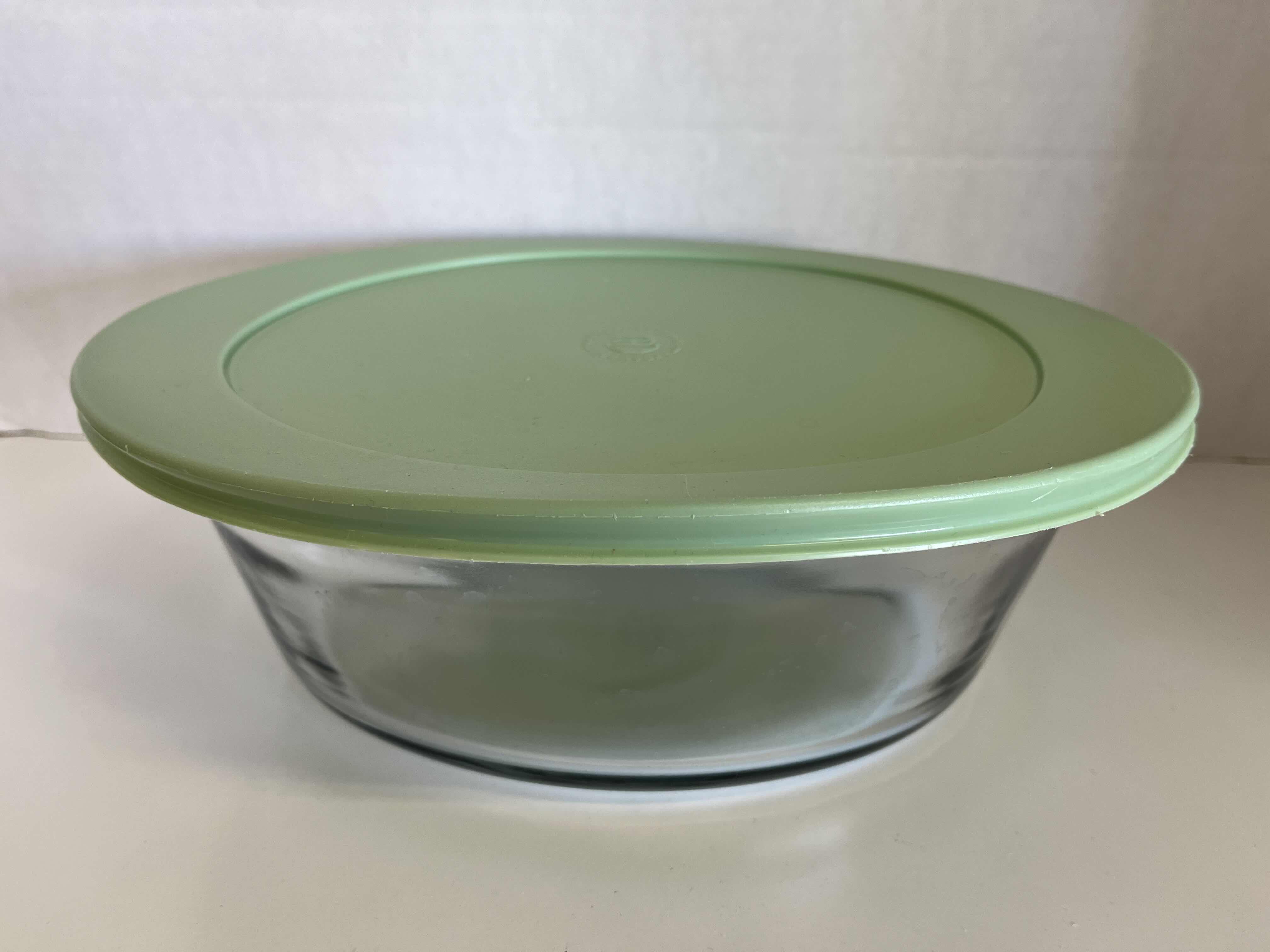 Photo 1 of ANCHOR HOCKING MARTHA STEWART EVERYDAY 3.2QT GLASS FOOD STORAGE CONTAINER W RUBBER LID 9.25” X 11.5” H4”