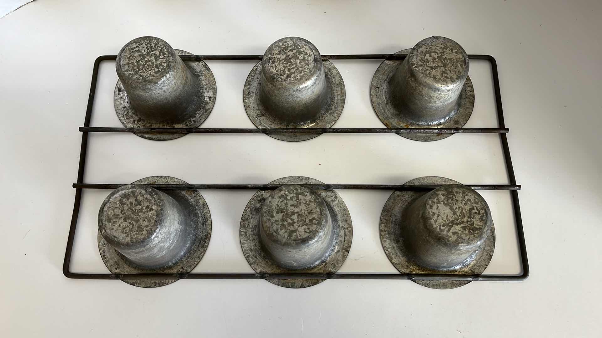 Photo 1 of  VINTAGE POP OVER CAKE PAN 16” X 9.5” H2.5”