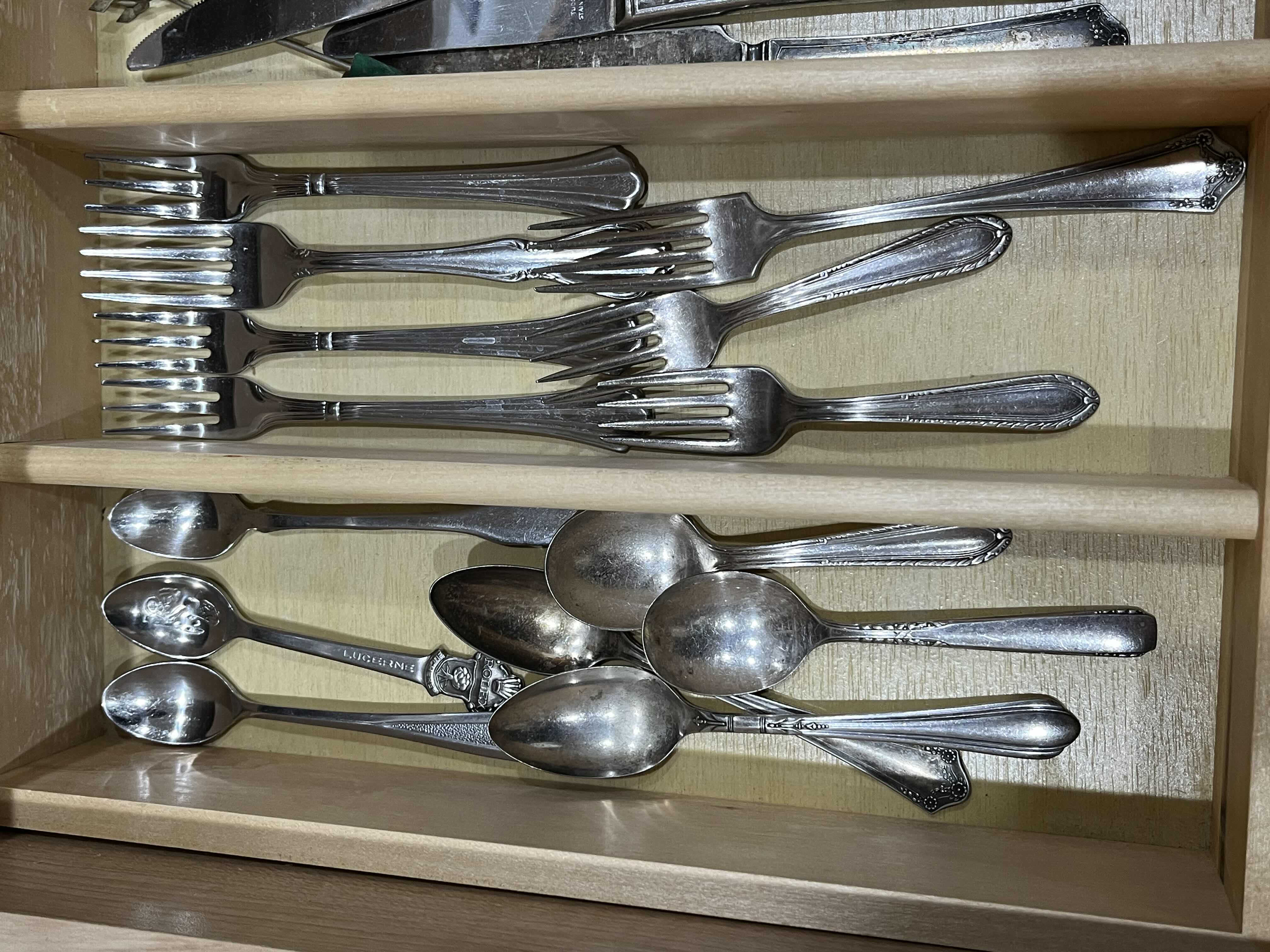 Photo 1 of CONTENTS OF DRAWER- SILVERWARE & FLATWARE W WOOD UTENSIL HOLDER