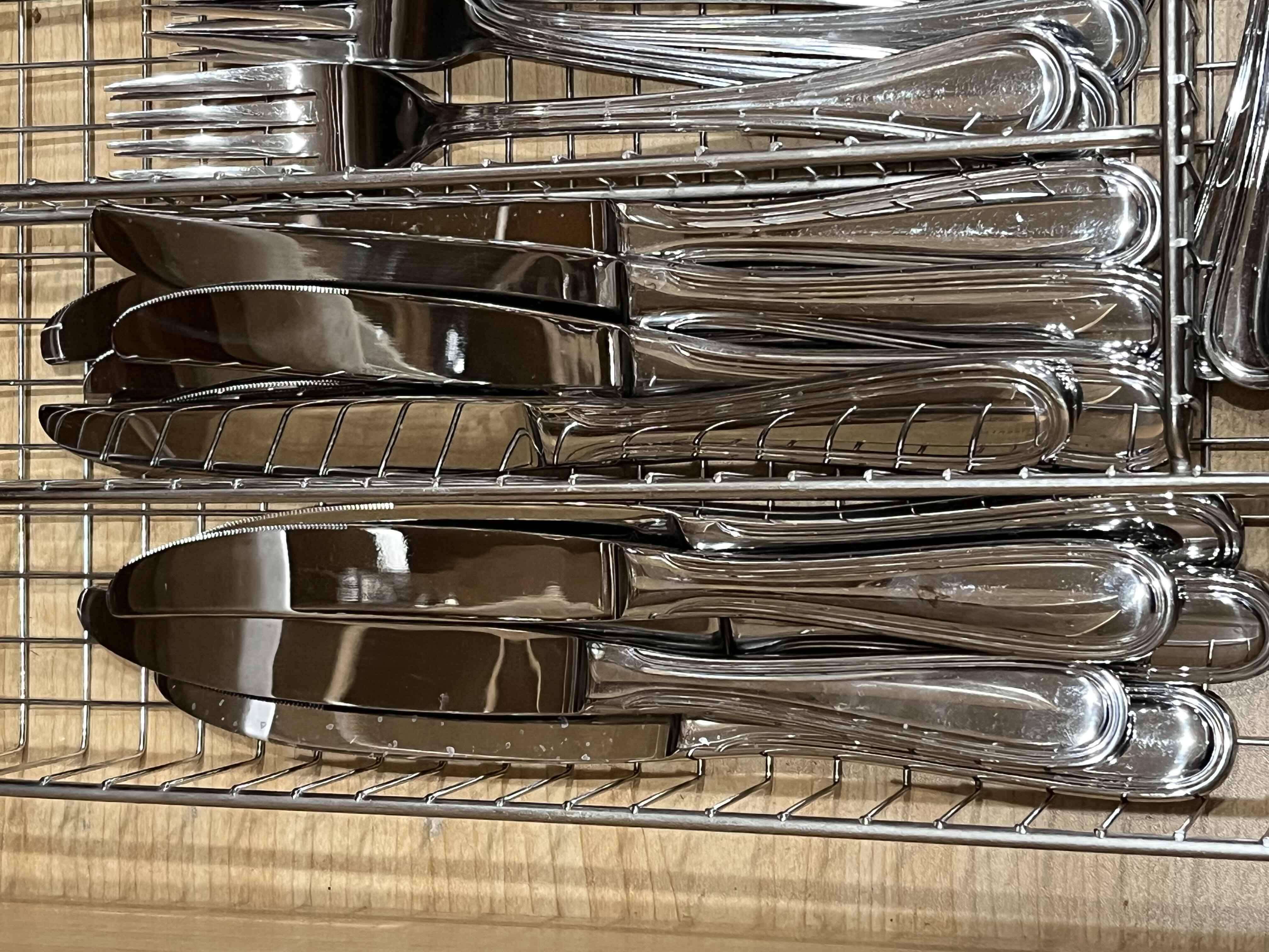 Photo 3 of   TOWLE STAINLESS STEEL 36PC FLATWARE SET W WIRE UTENSIL HOLDER