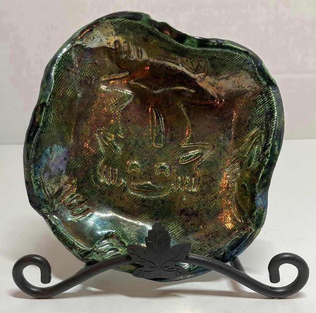 Photo 1 of HANDMADE STUDIO ART GREEN PEARLESCENT EMBOSSED FROG CLAY & FUSED GLASS DECORATIVE DISH W BLACK METAL STAND 6” X H5.5”