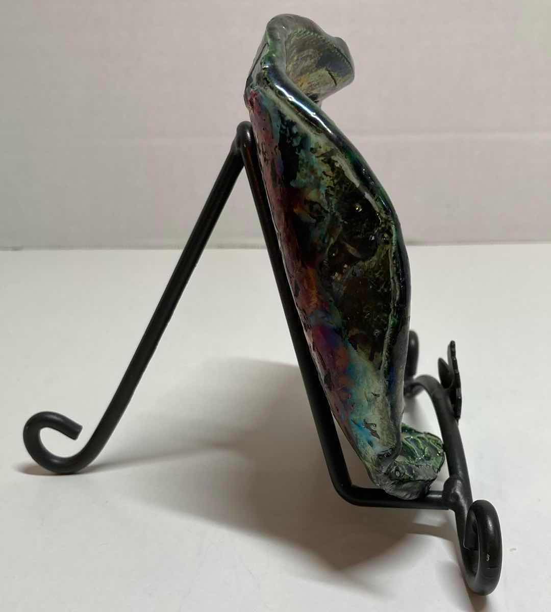 Photo 3 of HANDMADE STUDIO ART GREEN PEARLESCENT EMBOSSED FROG CLAY & FUSED GLASS DECORATIVE DISH W BLACK METAL STAND 6” X H5.5”