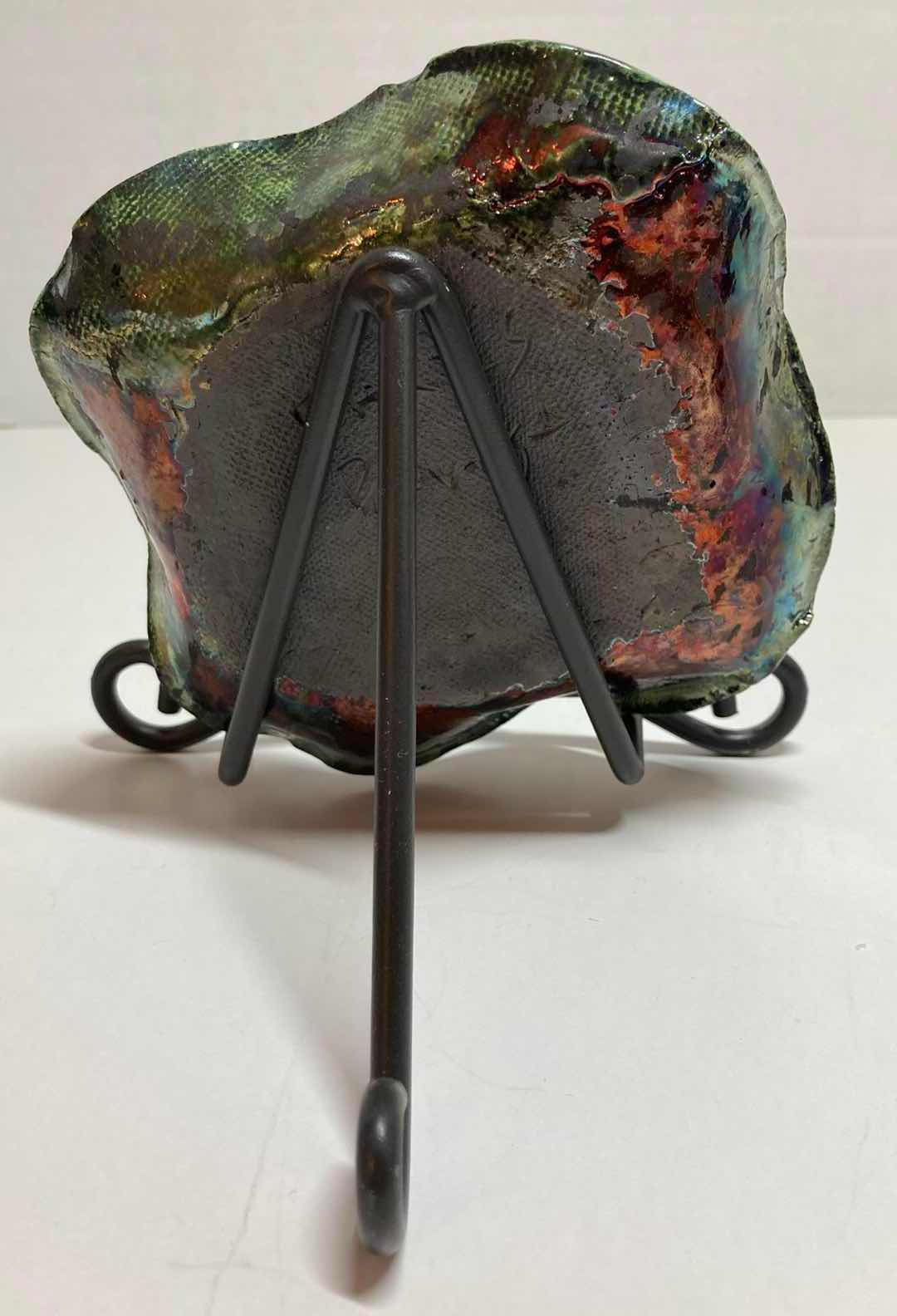 Photo 4 of HANDMADE STUDIO ART GREEN PEARLESCENT EMBOSSED FROG CLAY & FUSED GLASS DECORATIVE DISH W BLACK METAL STAND 6” X H5.5”