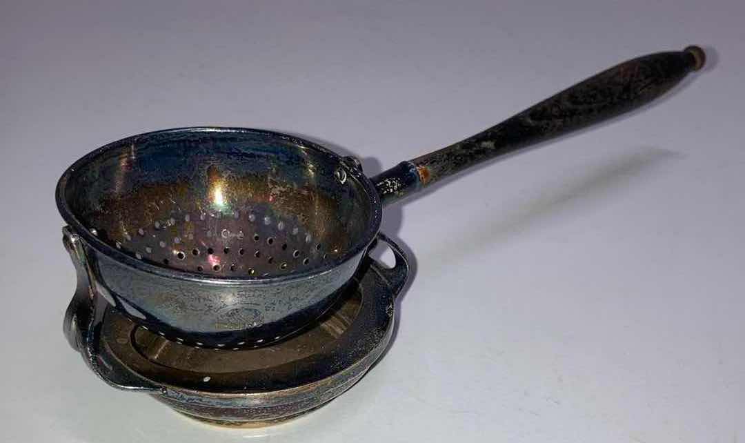 Photo 1 of 1910 VICTORIAN STERLING SILVER SWIVEL TEA STRAINER W WOODEN HANDLE