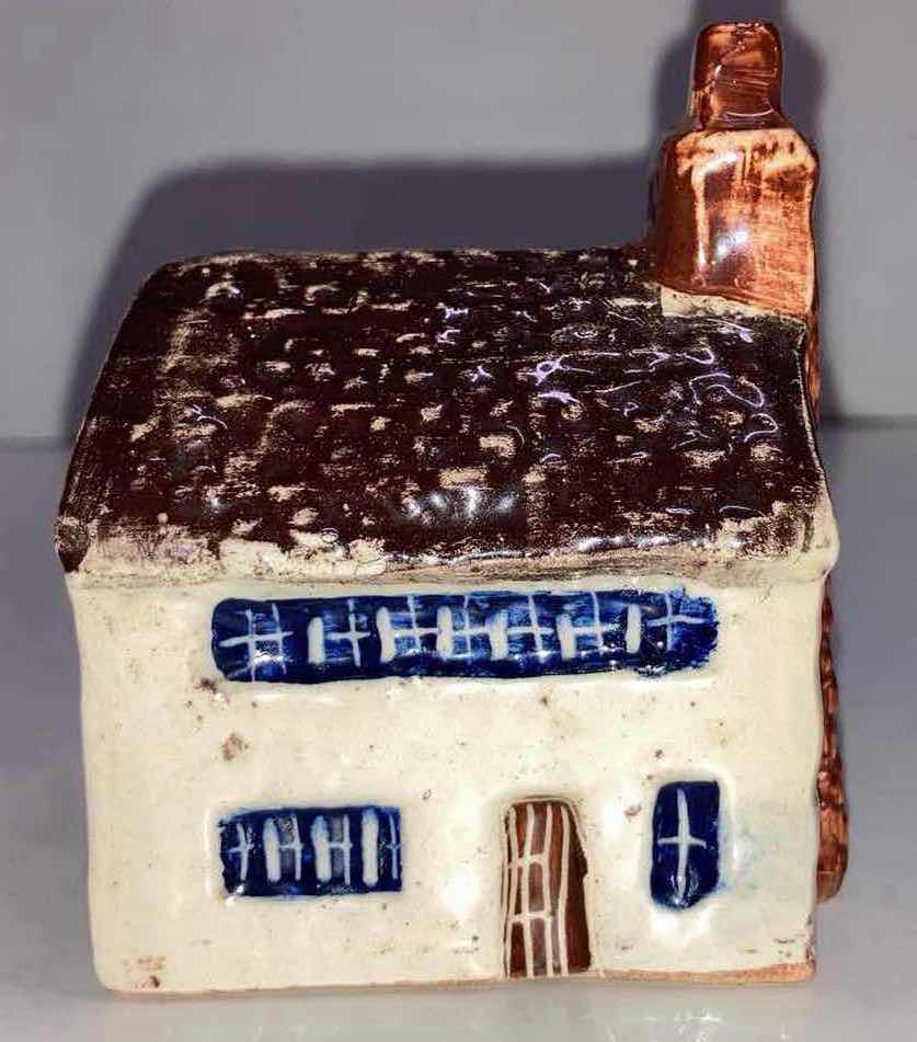 Photo 1 of JOHN PUTMAN HERITAGE HOUSE/WEAVERS COTTAGE YORKSHIRE CERAMIC FIGURINE 2.25” X H3”