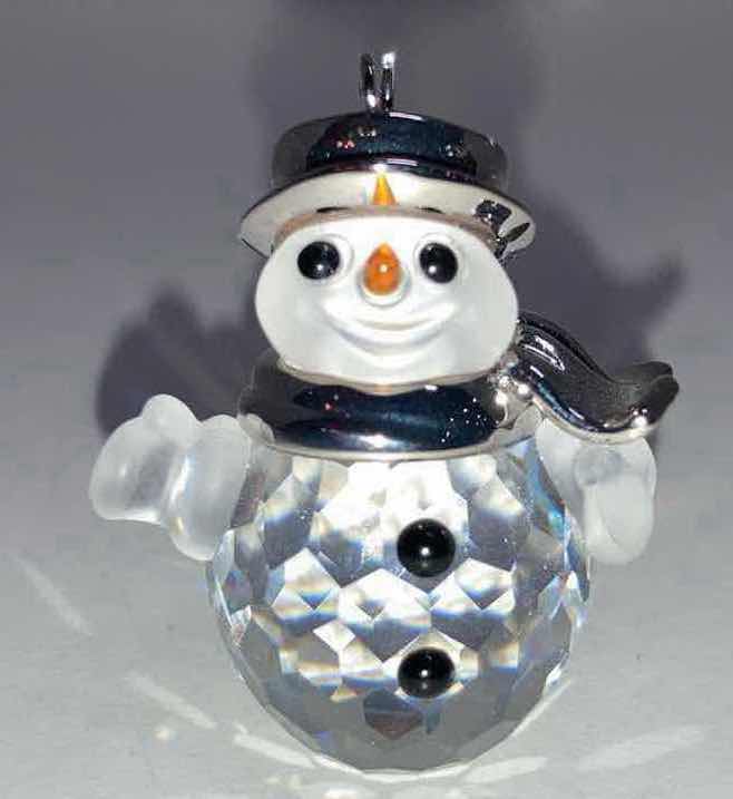 Photo 1 of  SWAROVSKI CRYSTAL CLASSIC SNOWMAN RHODIUM ORNAMENT H1.5”