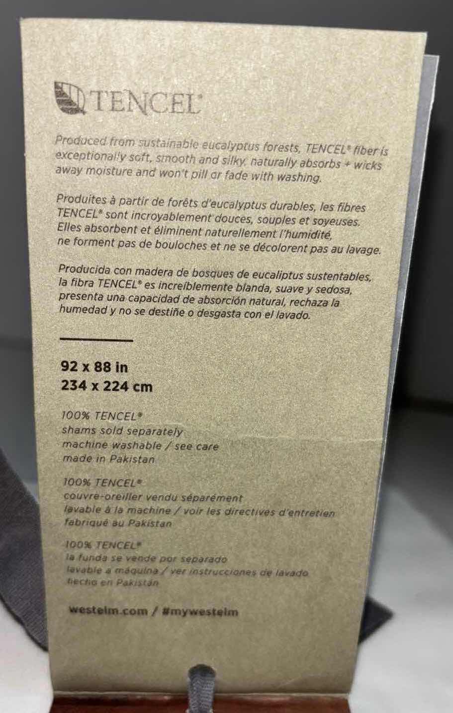 Photo 2 of NEW WEST ELM ORGANIC FULL/QUEEN DUVET COVER, WHITE (92” X 88”)