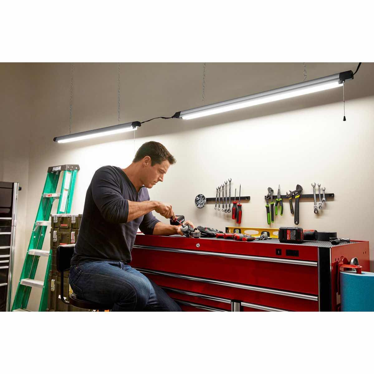 Photo 1 of NEW BRAUN 4FT LED LINKABLE SHOP LIGHT 5500 LUMENS (59506)