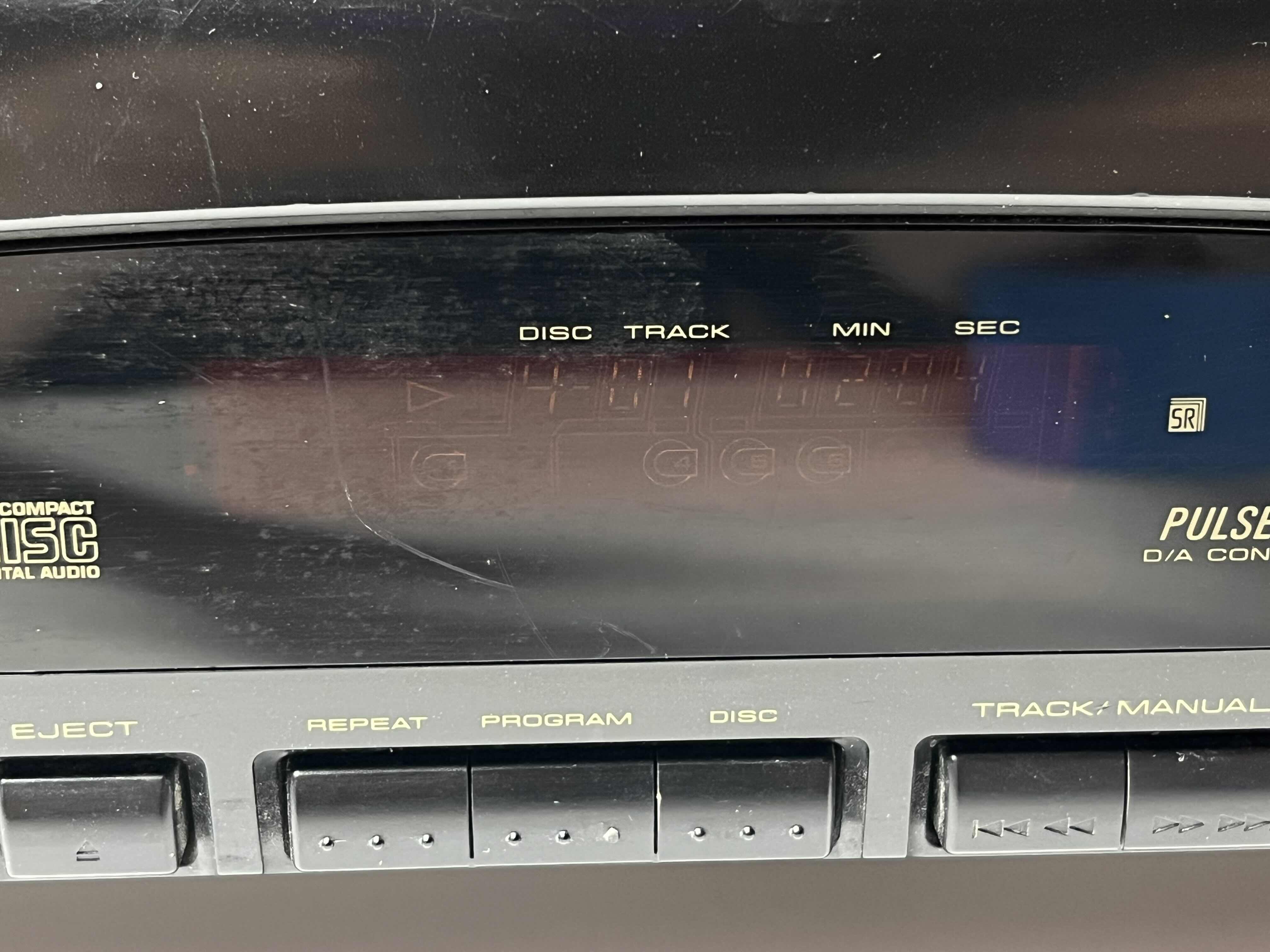 Photo 4 of PIONEER MULTI PLAY COMPACT DISC PLAYER MODEL PD-M423